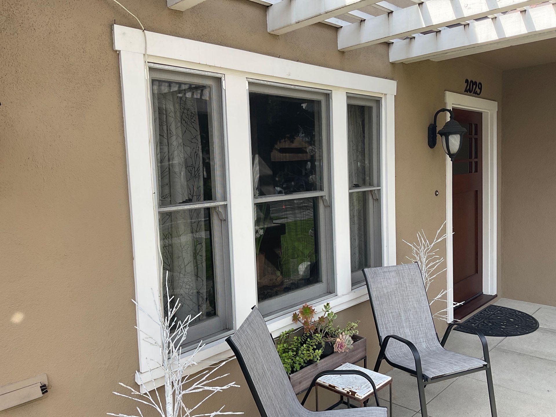Window Installation using Milgard Ultra series, Fiberglass windows with SDL grids by American Window Company
