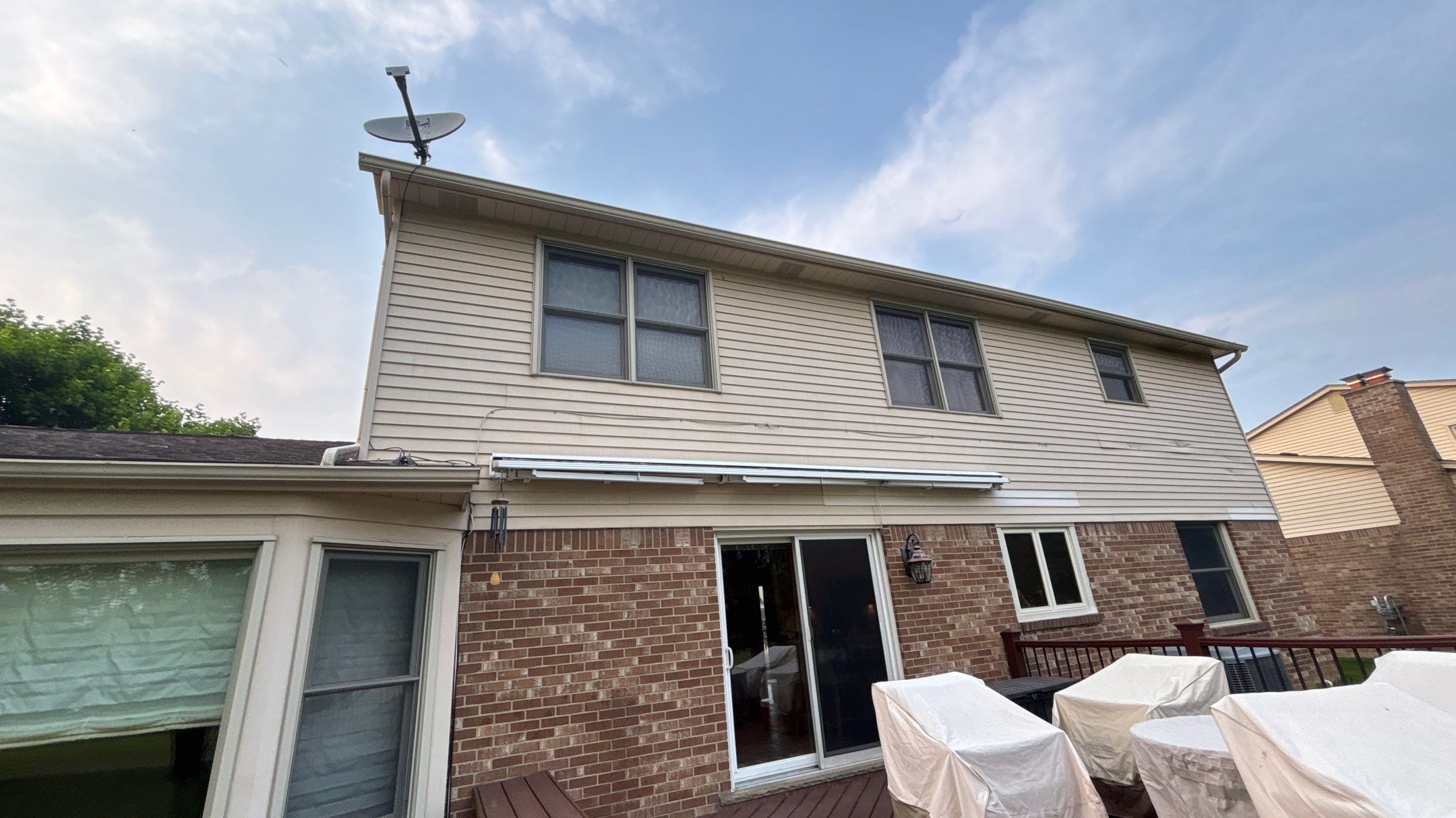 Siding Replacement using Alside S7 Cedar Mill Grain Pebble by 180 Contractors