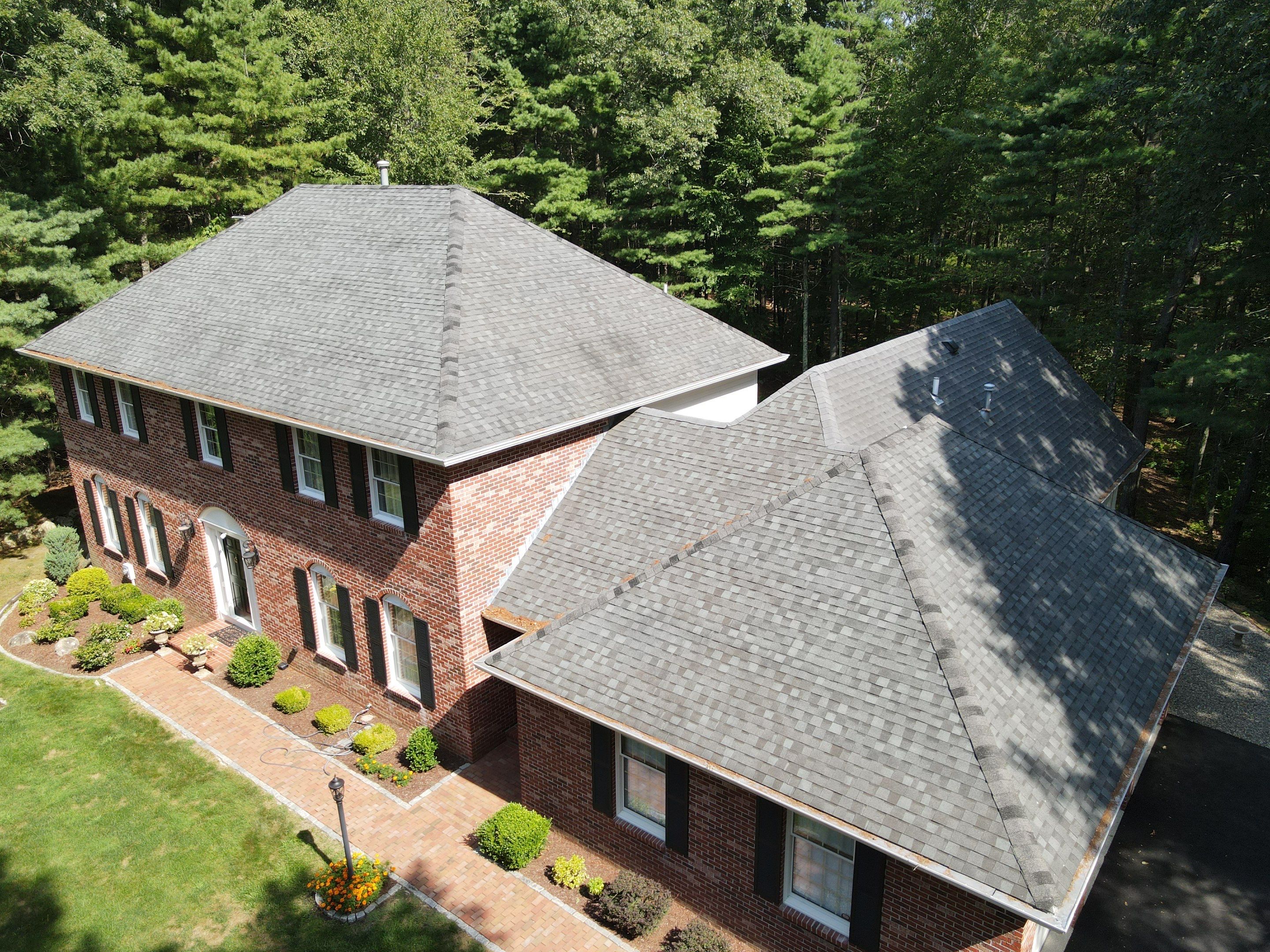 High Hawk - Architectural Shingles, Copper Brick Flashing, Skylights by Rinaldi Brothers