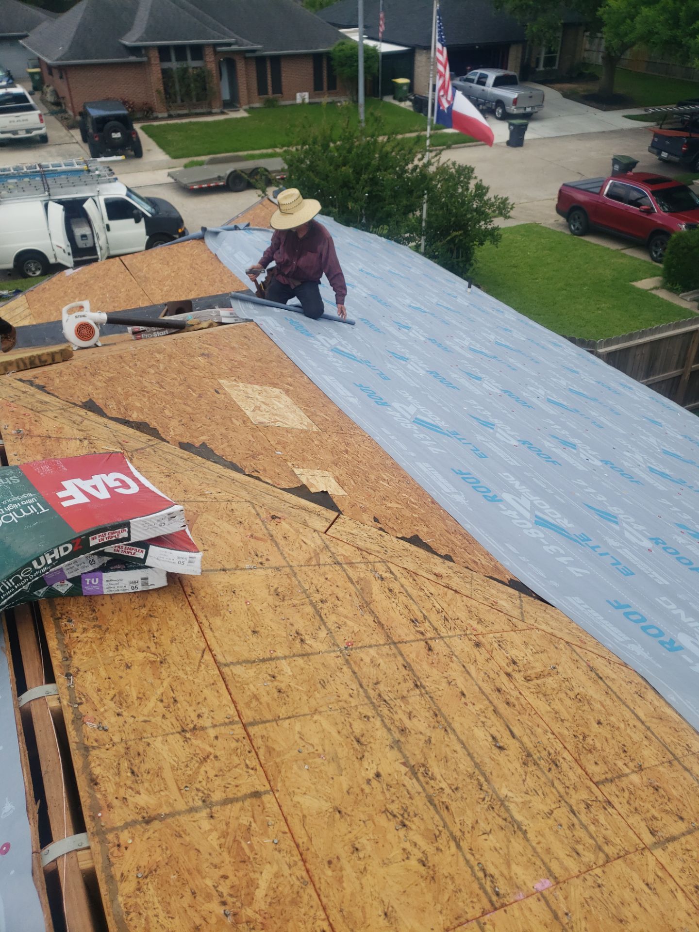 GAF UHDZ - Shakewood by Elite Roofing LLC