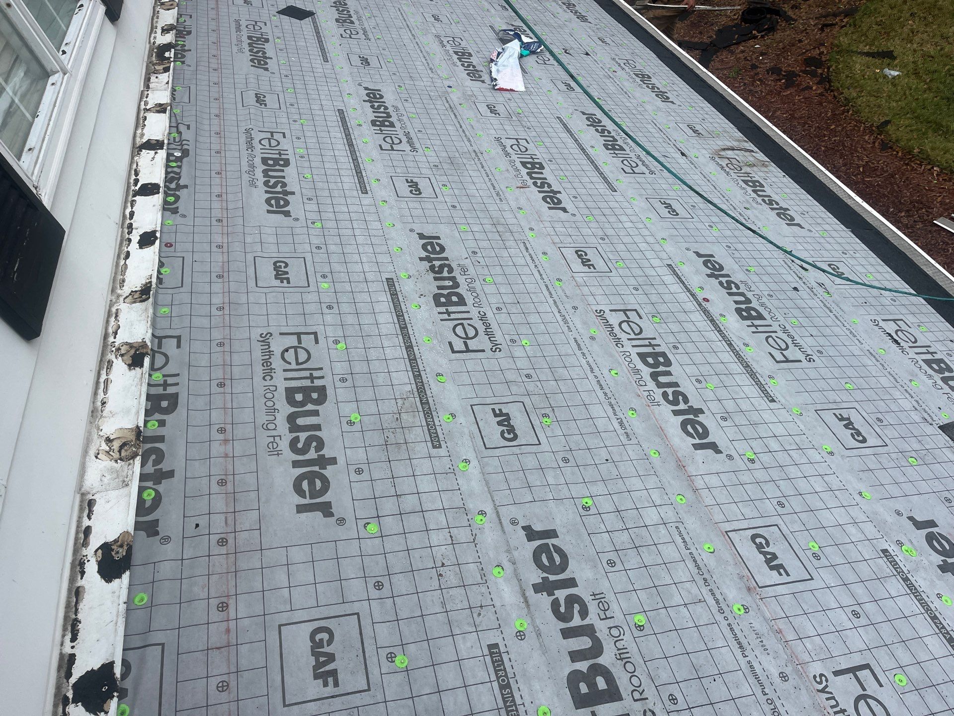 GAF Charcoal Architectural Shingle - Re-roof by Endless Summer Roofing Co.