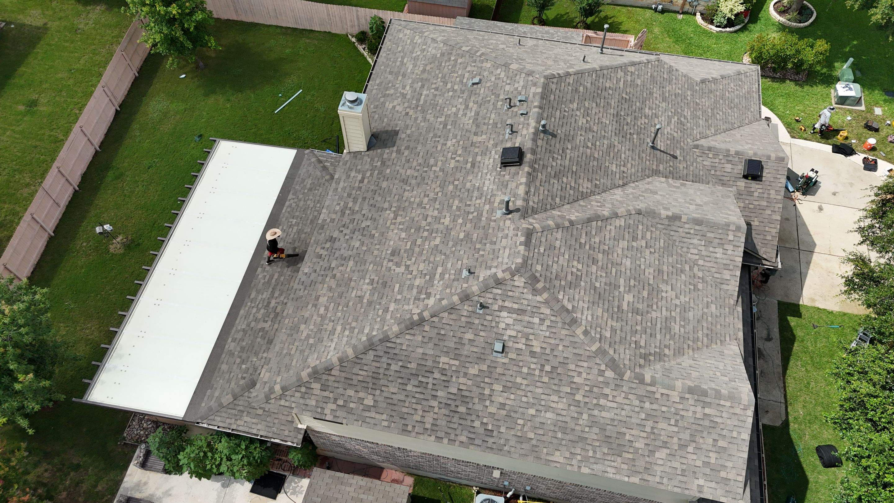 Weathered Wood - Malarkey Vista by RoofsOnly.com