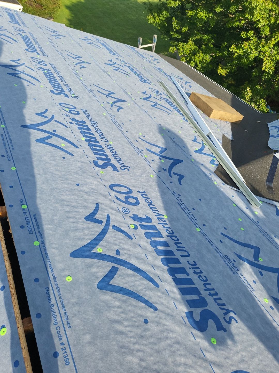 Atlas Pinnacle, Color: Weathered Wood, Drip Edge, Color: Royal Brown by Eagle Eye Roofing