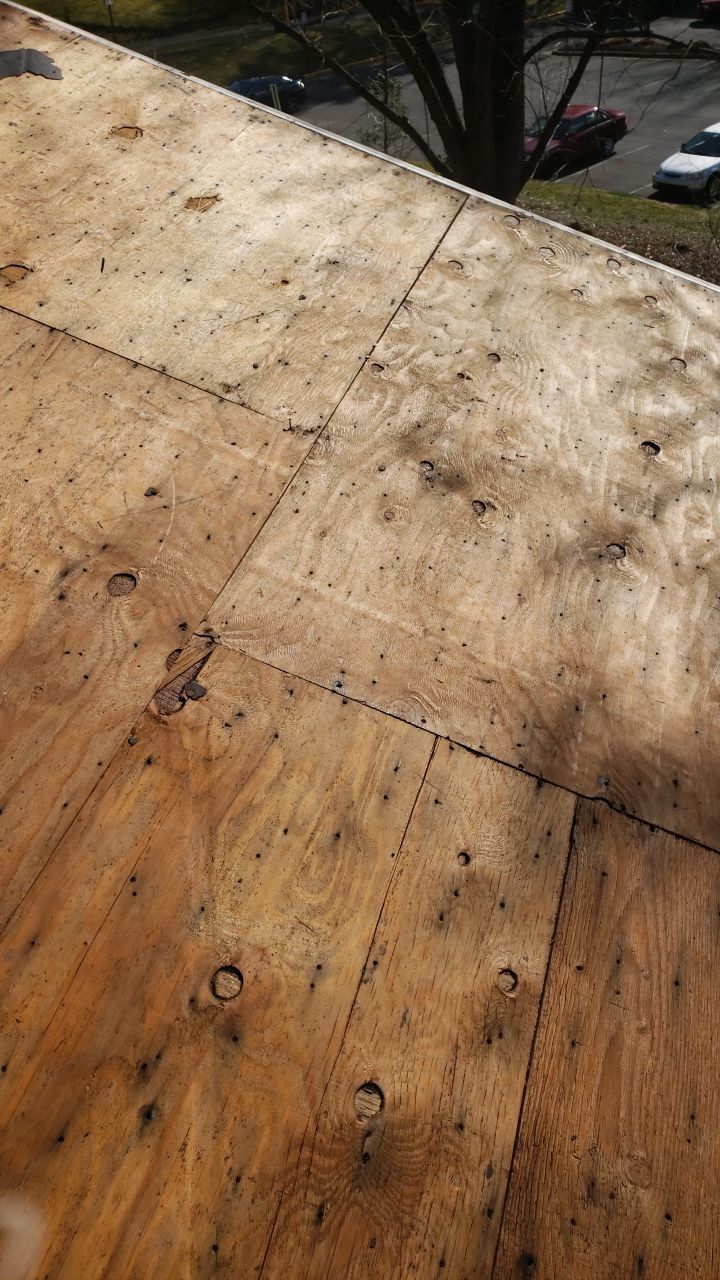 Reston CertainTeed Landmark Resawn Shake New Roof Installation & Siding/Trim Repairs by RM Banning, Inc.