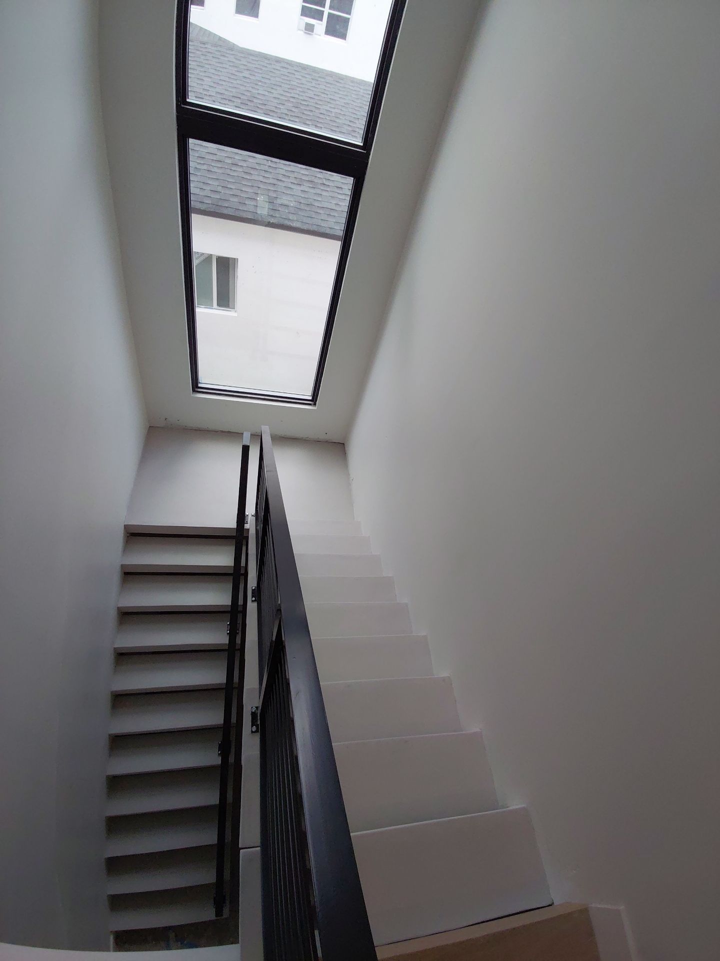 Floating Steps with microtopping by Seamless Surfaces