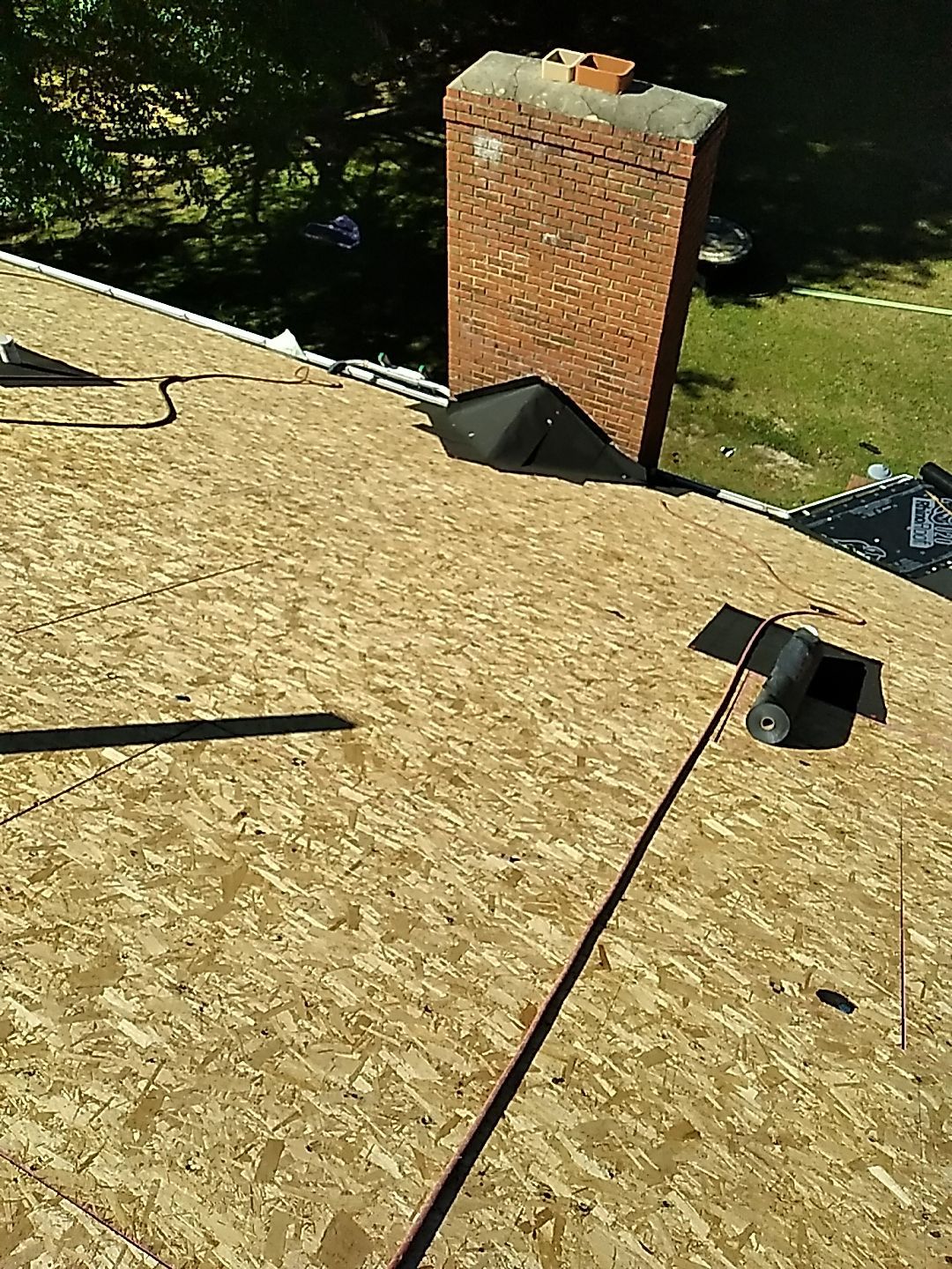 Residential Roofing Installation using Owens Corning Oakridge- Williamsburg Gray by Indigo State Roofing