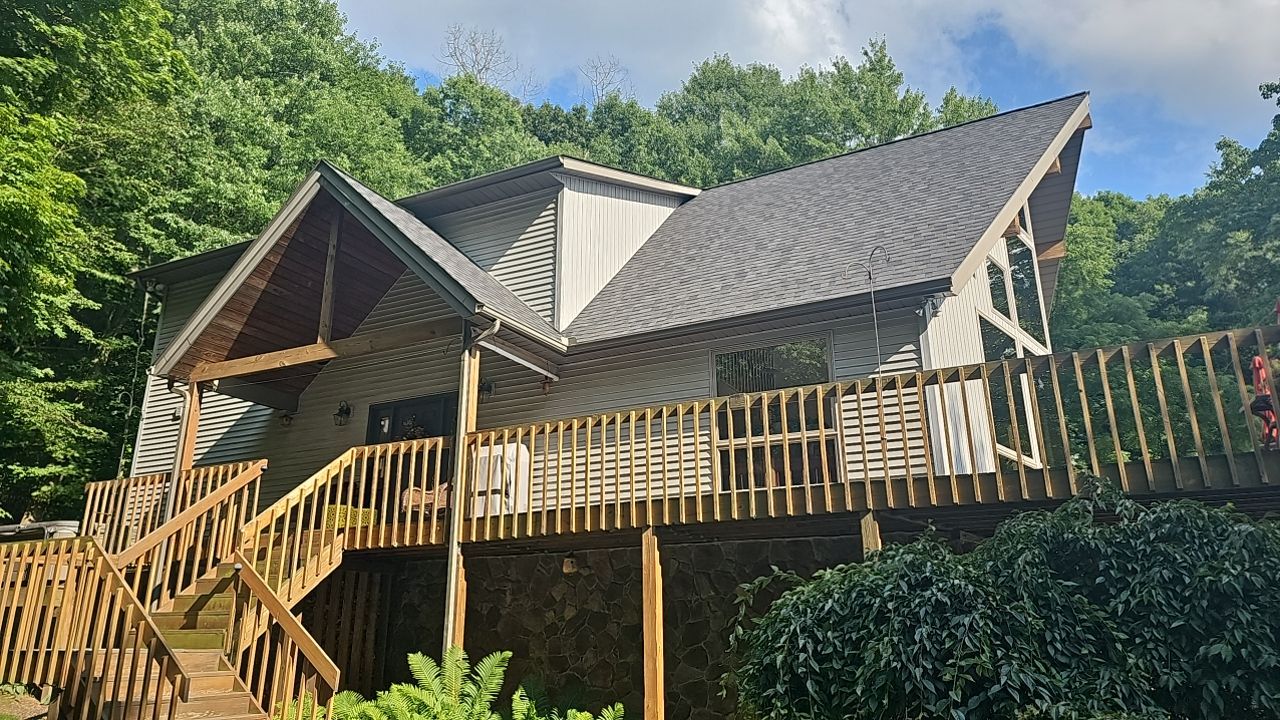 Owens Corning Color: Williamsburg Gray by Eagle Eye Roofing