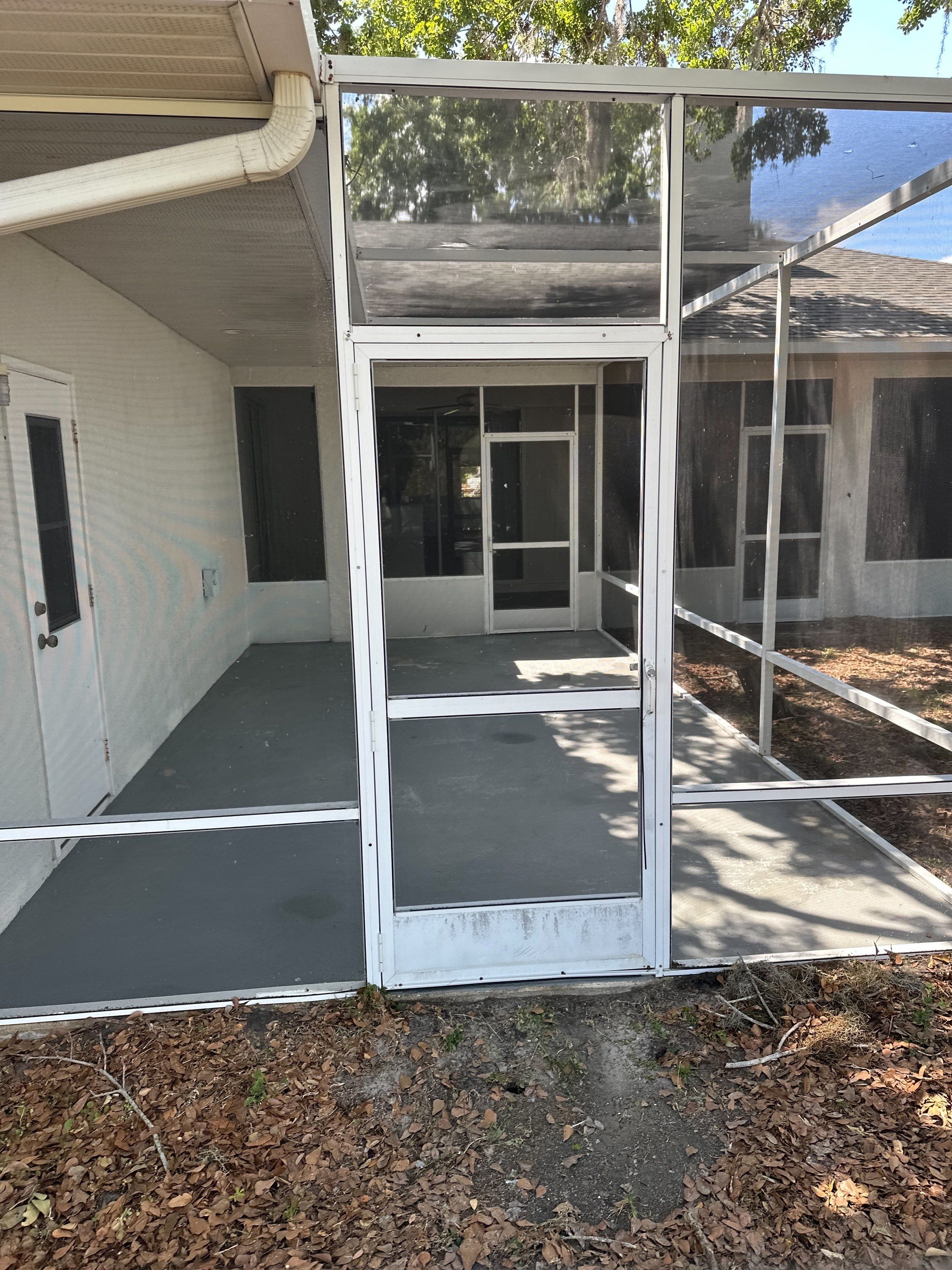 1-Story House Wash, Driveway, Patio/Lanai & Screen Enclosure Cleaning in Oakley Community, Ellenton, FL | Sunshine AquaWash by Sunshine AquaWash