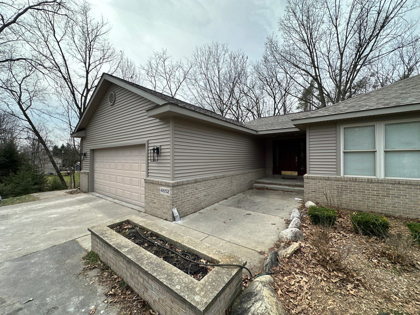 Siding Replacement using Certainteed Restoration Classic D4 by 180 Contractors