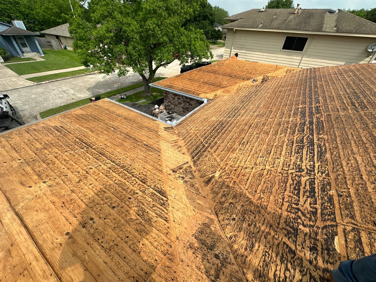 Residential Roofing Installation using Owen's Corning Duration (Lifetime) Shingles by Roof Repair Company