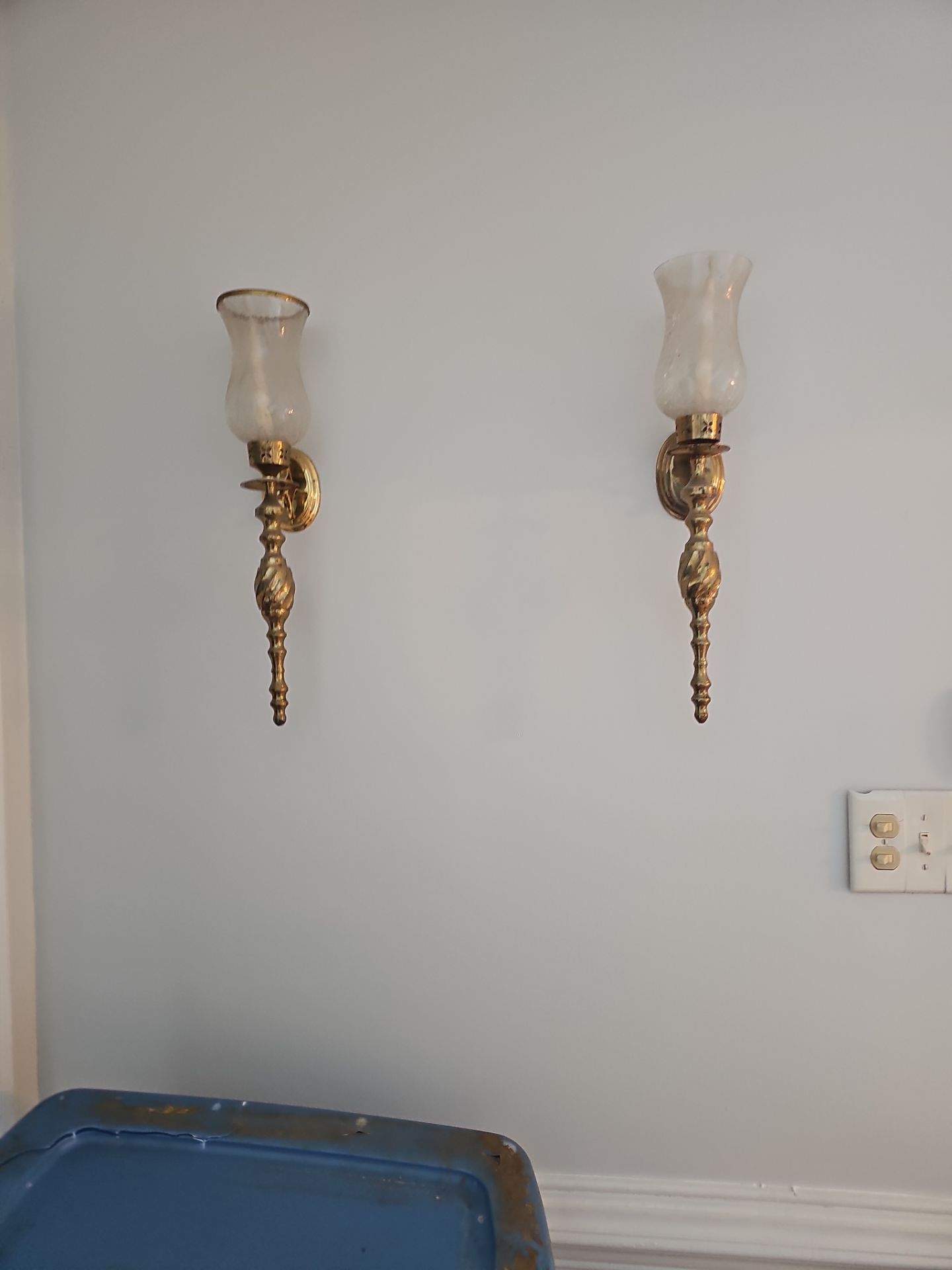 Art & Mirror Hanging Projects by Hangman Mounting & Installation 