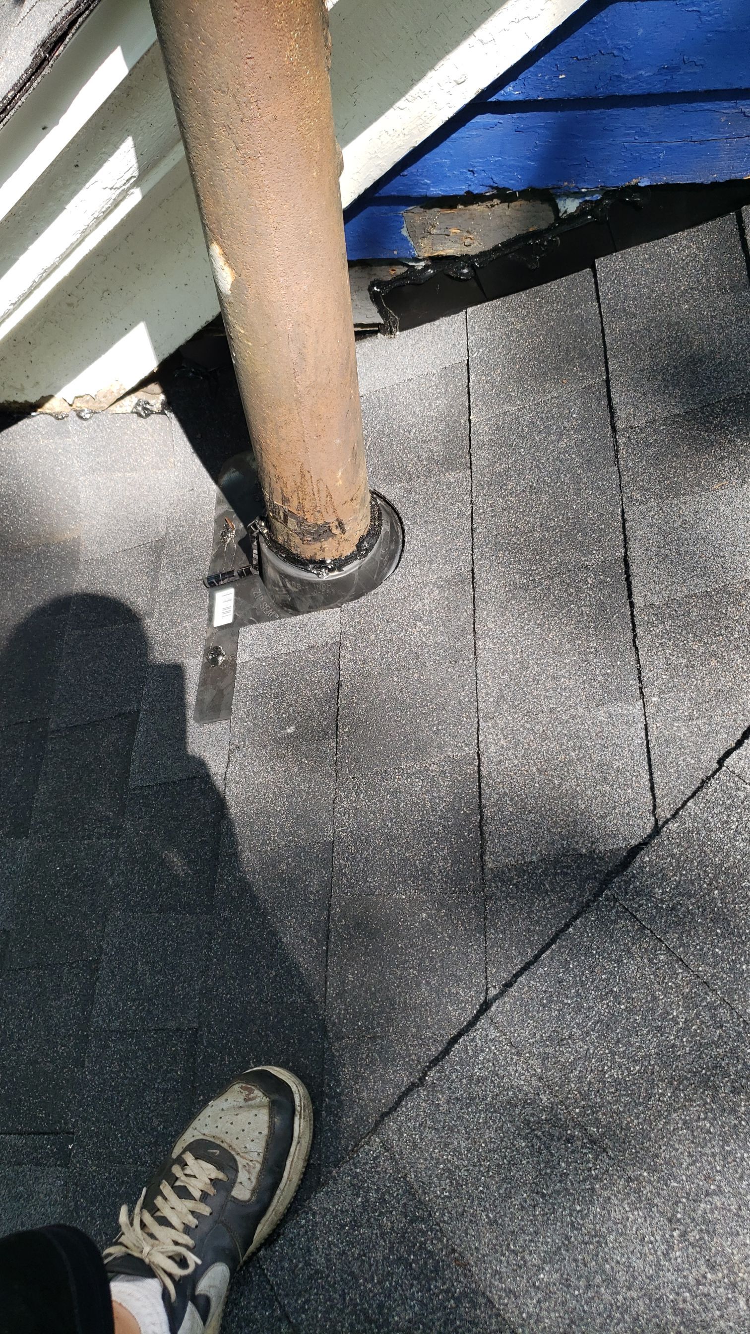 ATLAS PINNACLE COLOR: SCOTCHGARD BLACK DRIP EDGE: WHITE by Eagle Eye Roofing