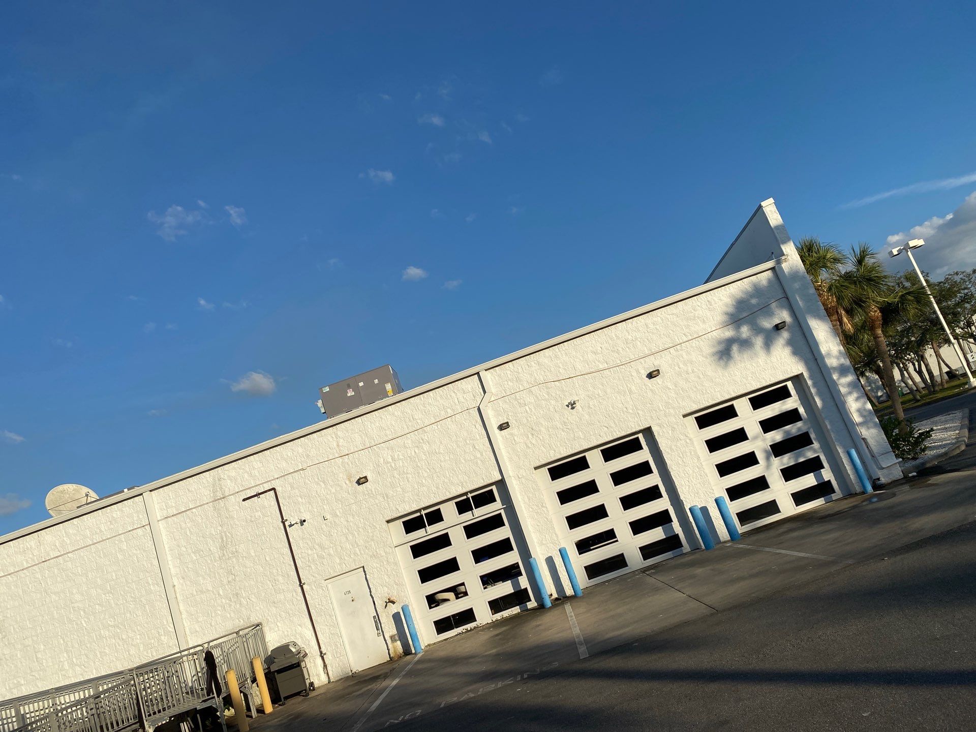 7-Inch Seamless Gutters for Commercial Installation in Sarasota FL by Gutter Professors