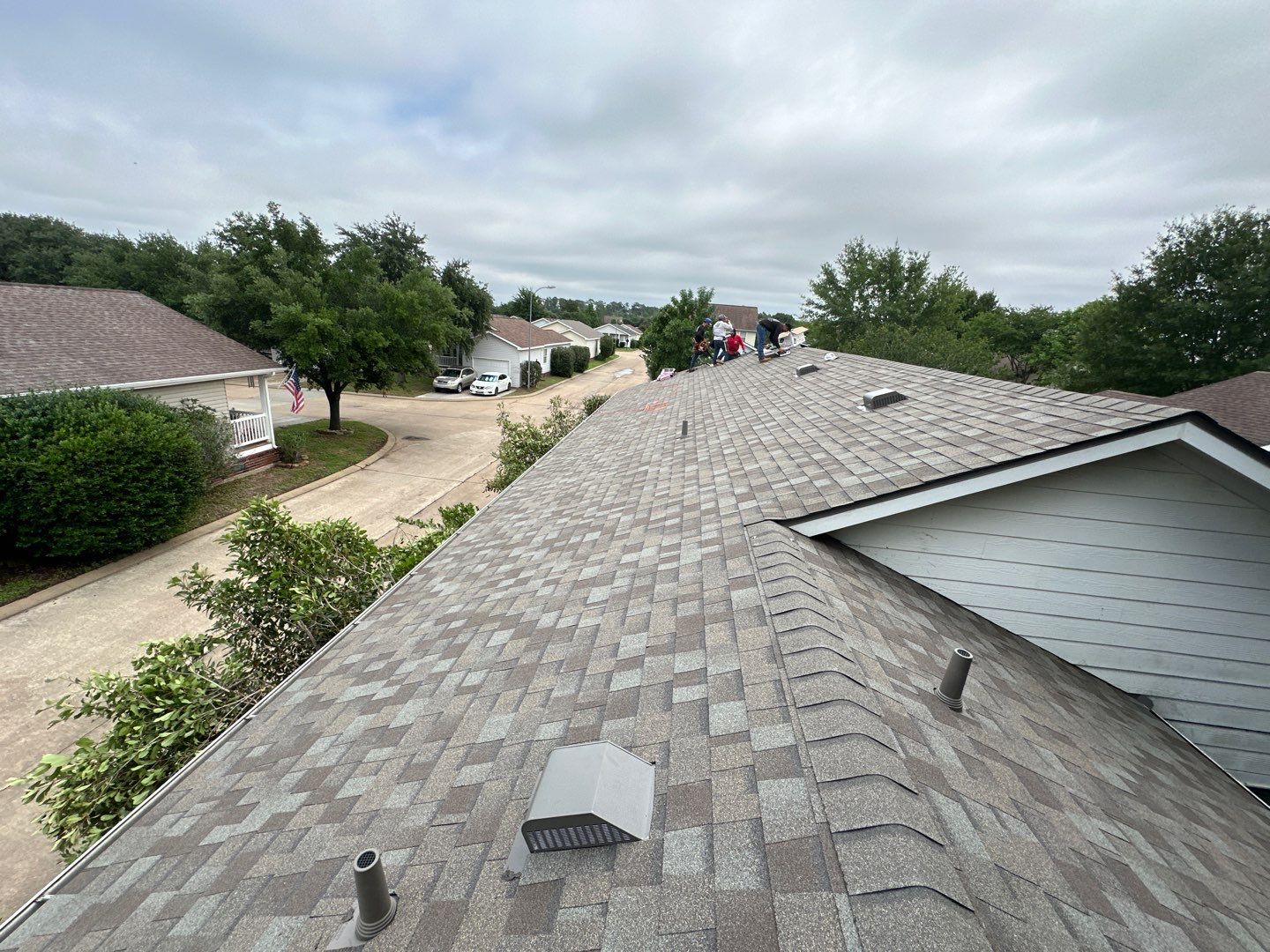 Residential Roofing Installation using Owen's Corning Duration (Lifetime) Shingles by Roof Repair Company