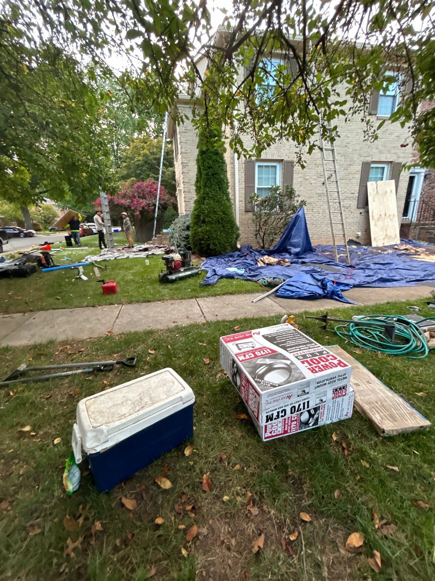 Springfield: Roof Replacement with Landmark Pro Designer Shingles in Max Def Shenandoah by RM Banning, Inc.