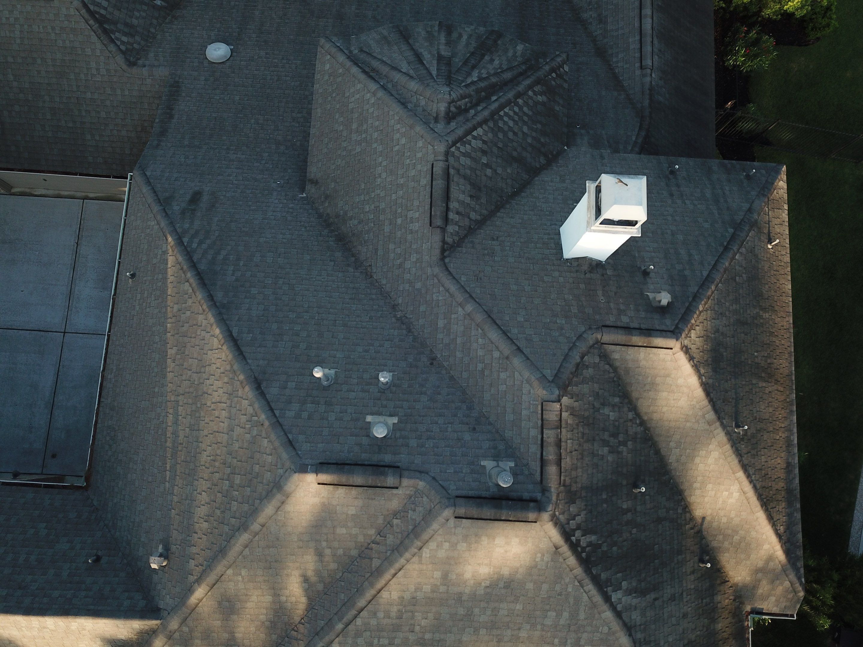 OC Duration Driftwood by HHH Roofing & Construction