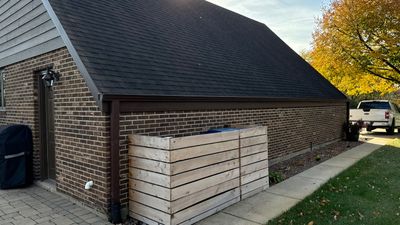 Why Sunnyland Gutters Clog and Ice Up