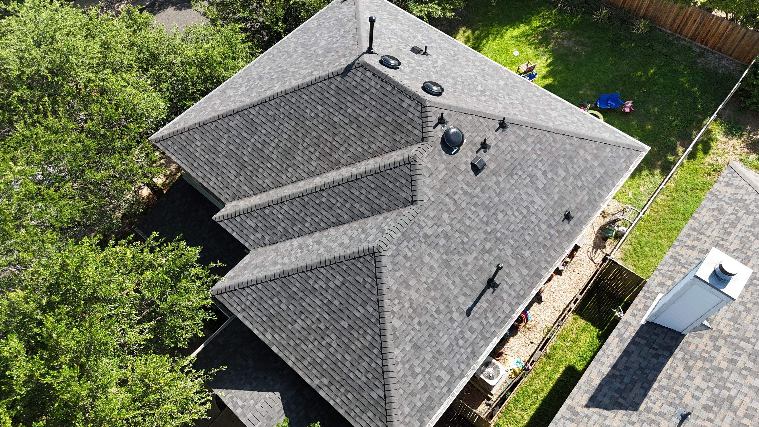 Onyx Black - Owens Corning TruDefinition Duration by RoofsOnly.com