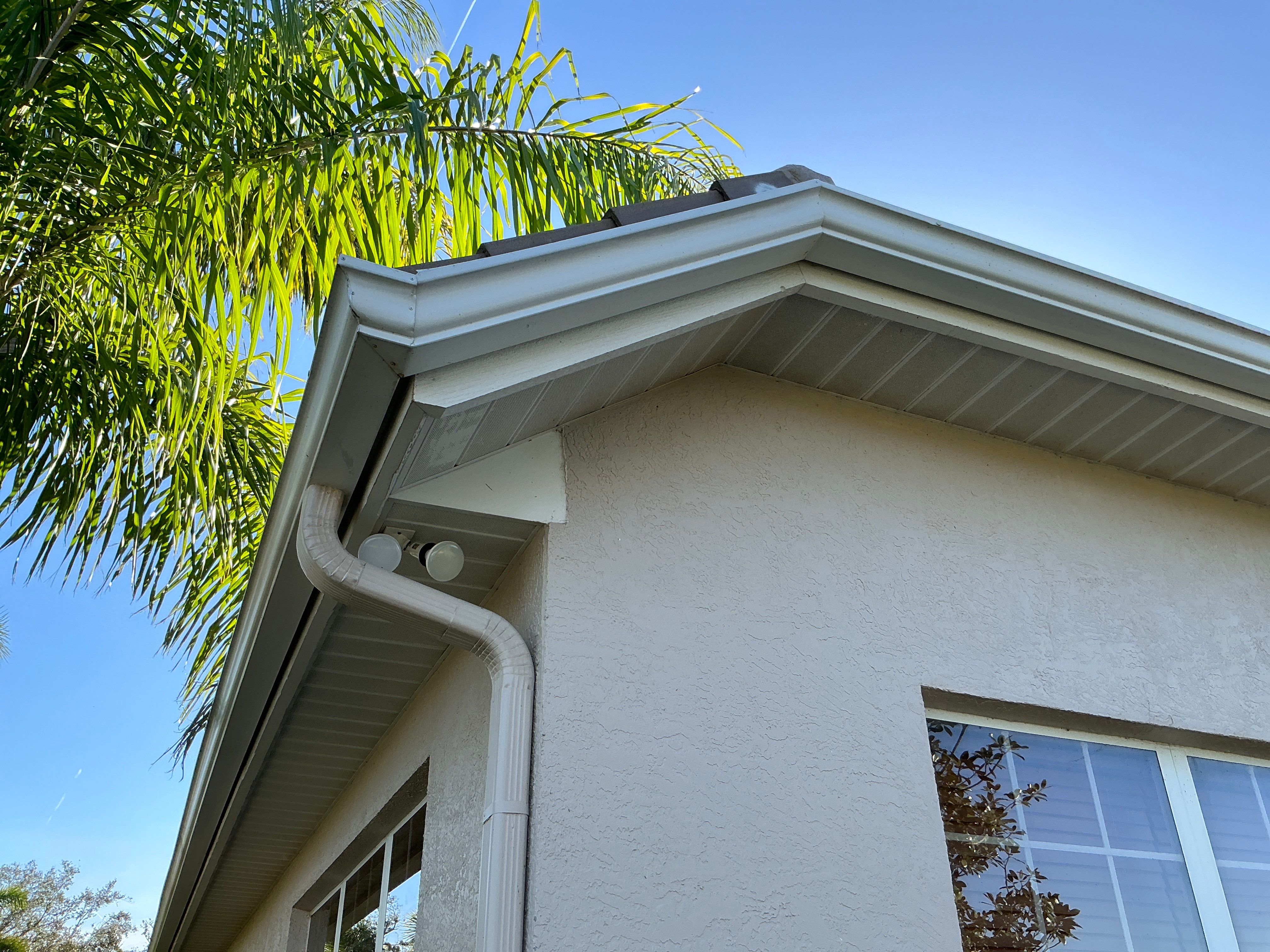 White Seamless Gutters for Florida's cities  by Gutter Professors