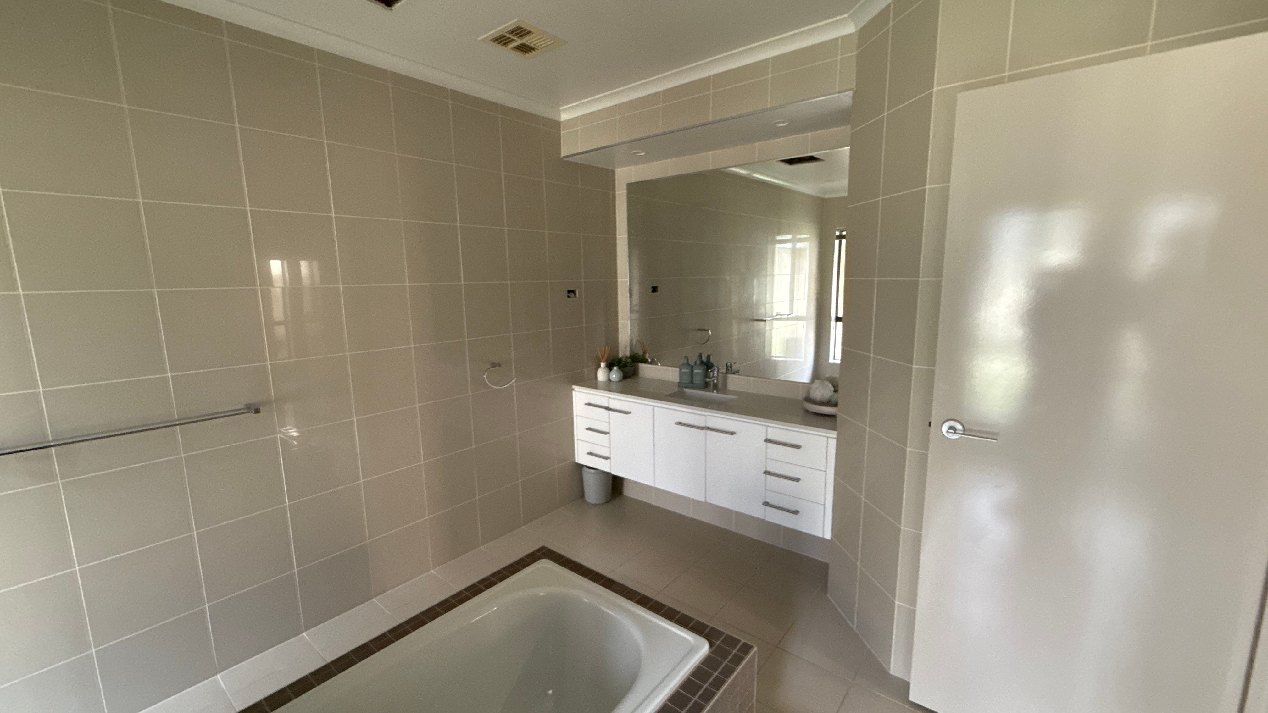 Jerrabomberra Project by Re-seal Bathrooms
