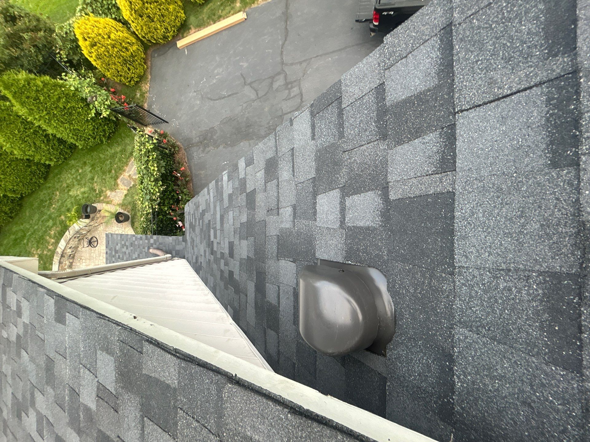 Great Falls : residential Roof with CertainTeed Landmark Pro in Max Def Moire Black  by RM Banning, Inc.