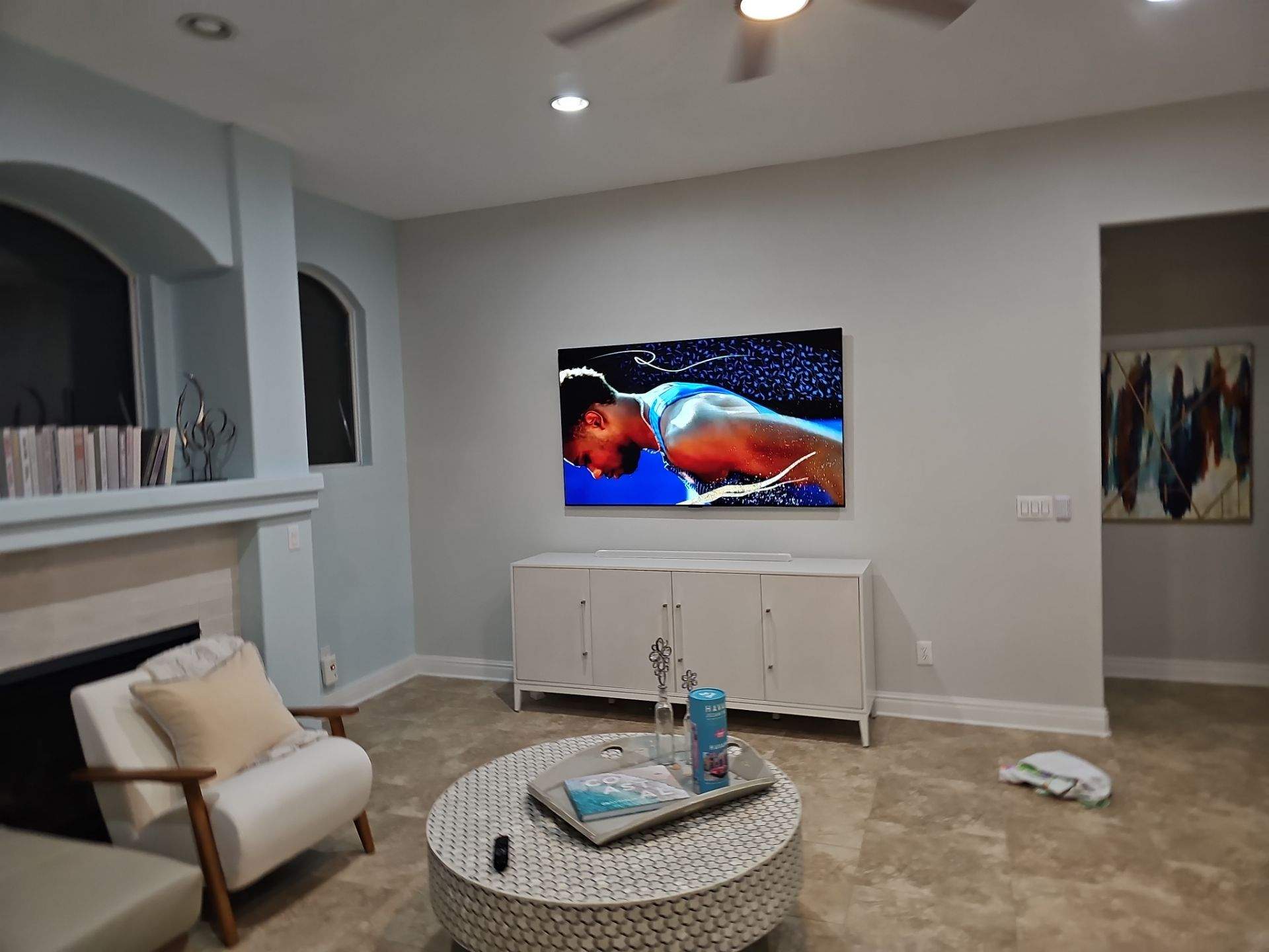 Lifestyle TV & Frame TV Installation Projects by Hangman Mounting & Installation 