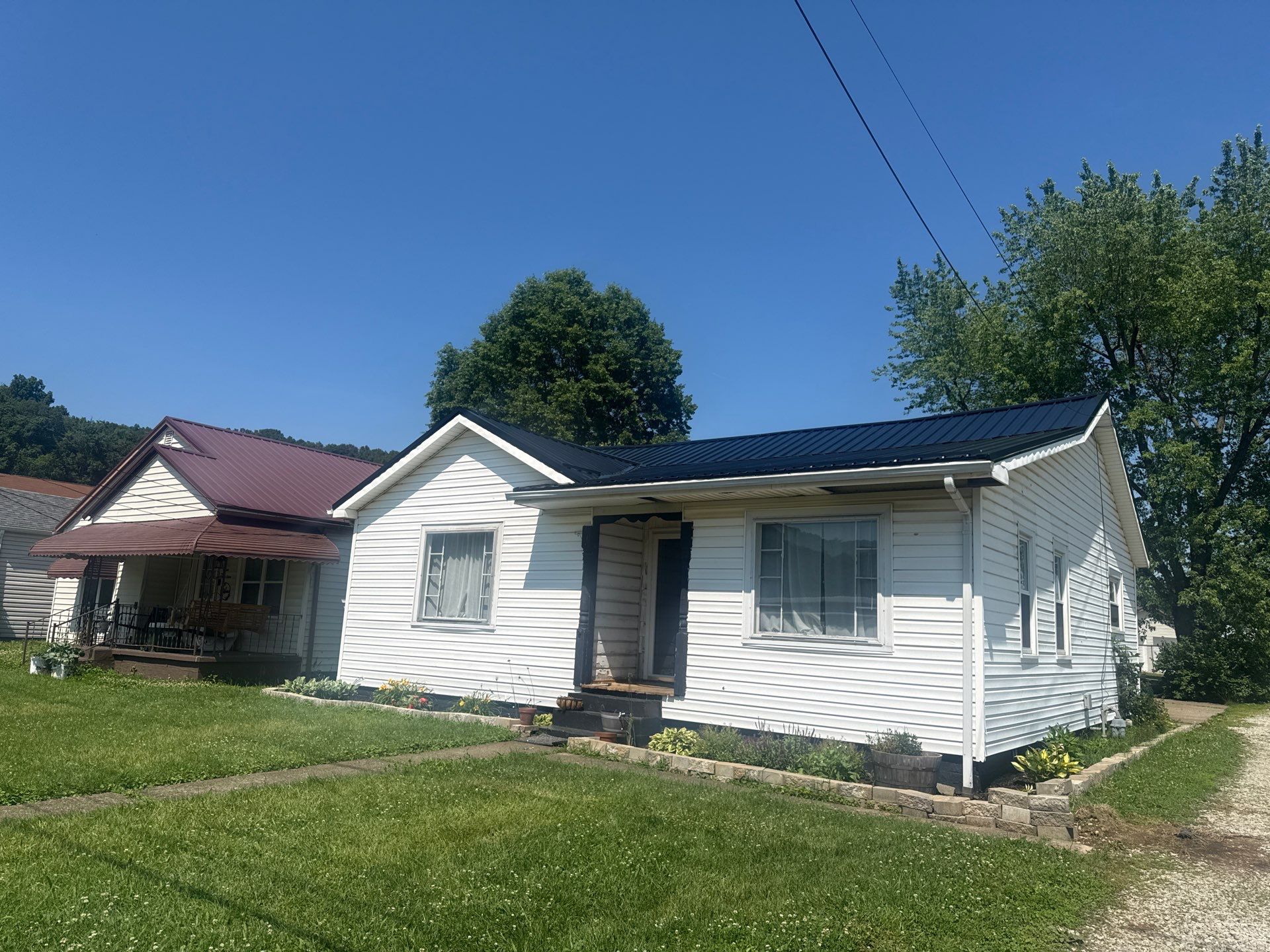 Complete Vinyl Siding Replacement in Huntington by Mr. Roofer