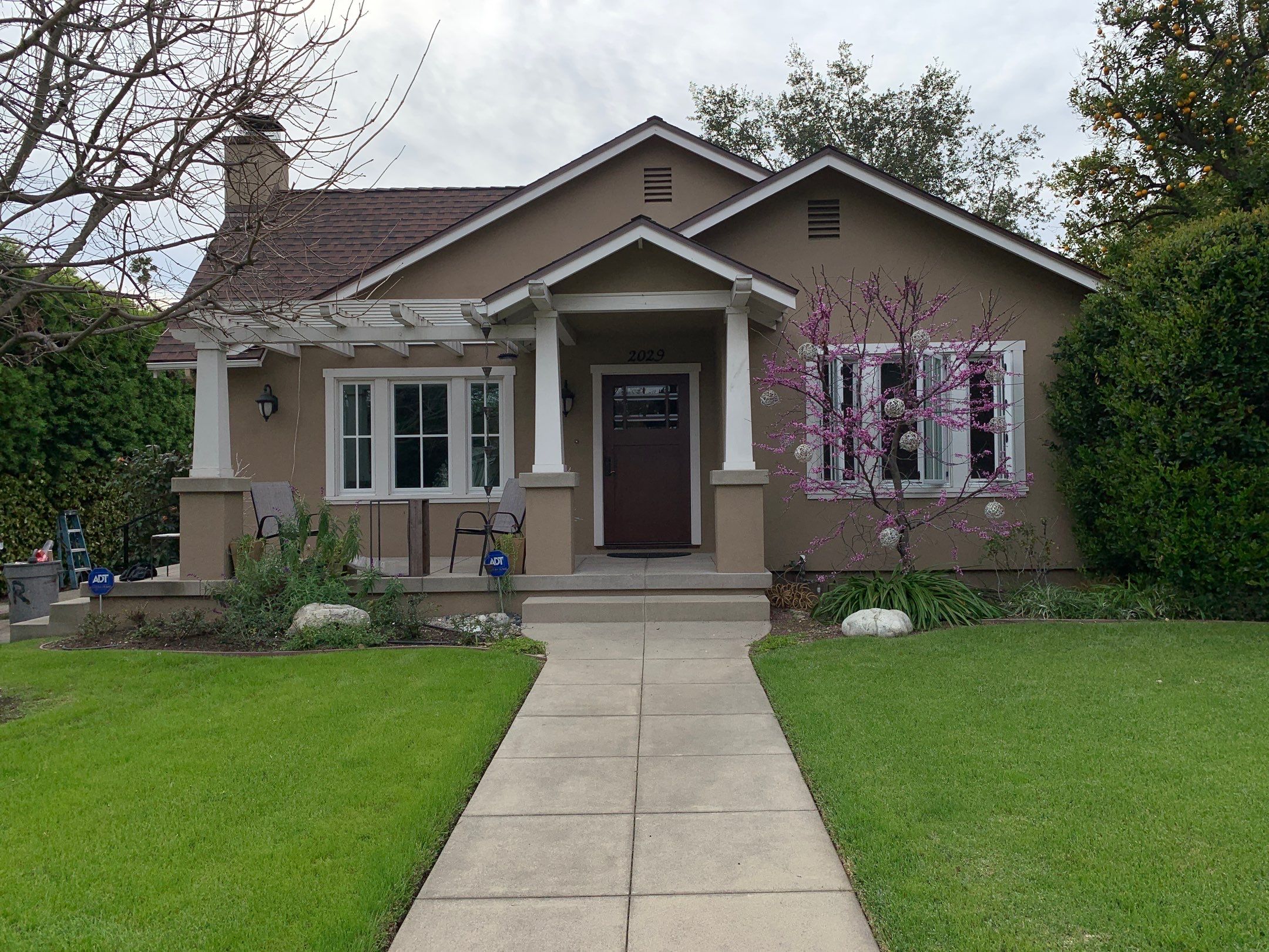 Window Installation using Milgard Ultra series, Fiberglass windows with SDL grids by American Window Company