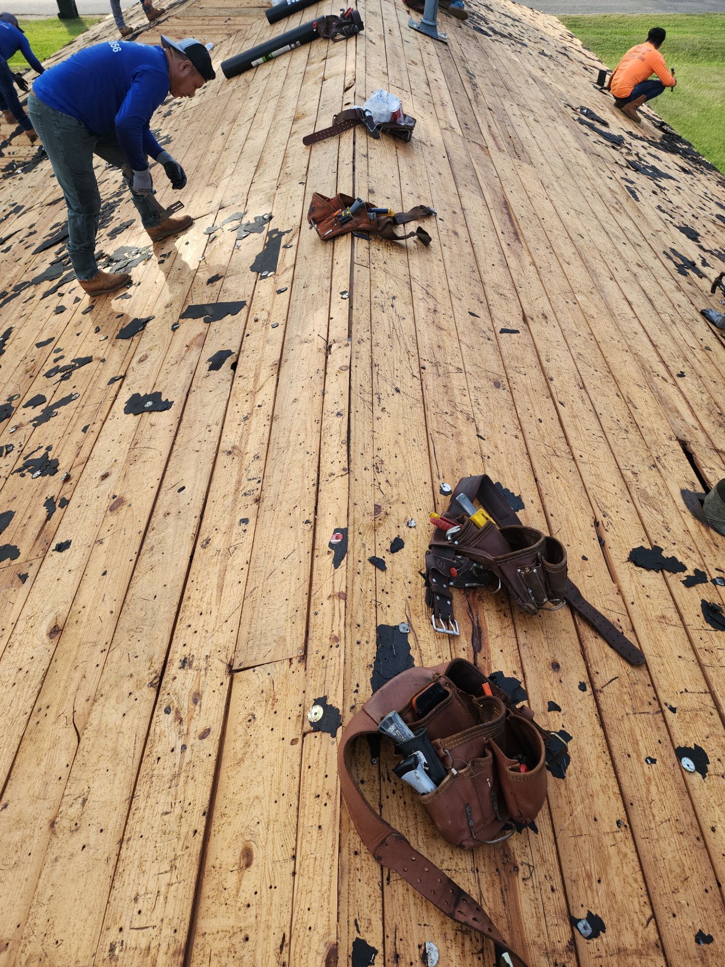 Residential Roofing Installation using Owen's Corning Duration (Lifetime) Shingles by Roof Repair Company