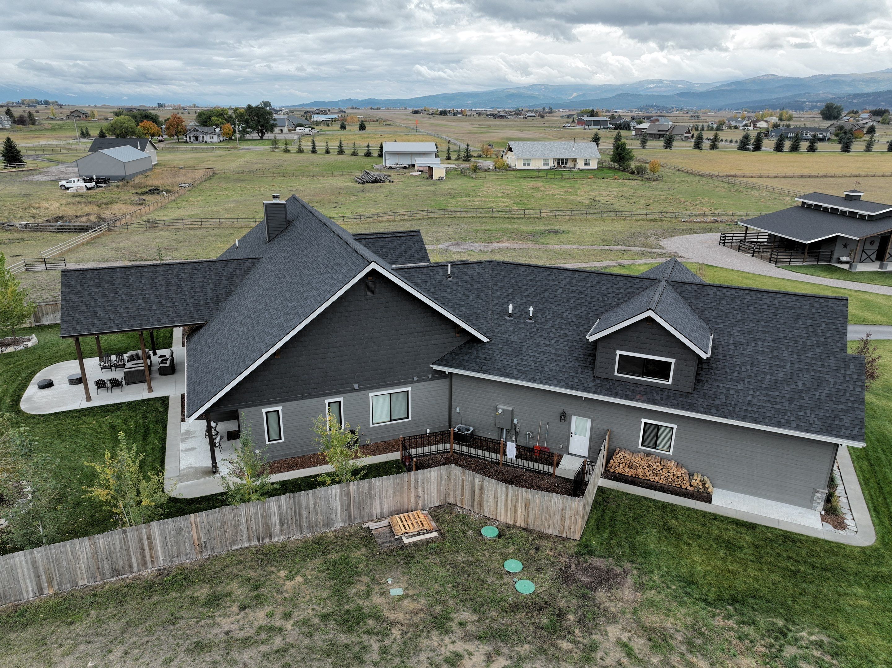 Owens Corning TruDefinition Duration - Onyx Black by Montana Roofing Solutions