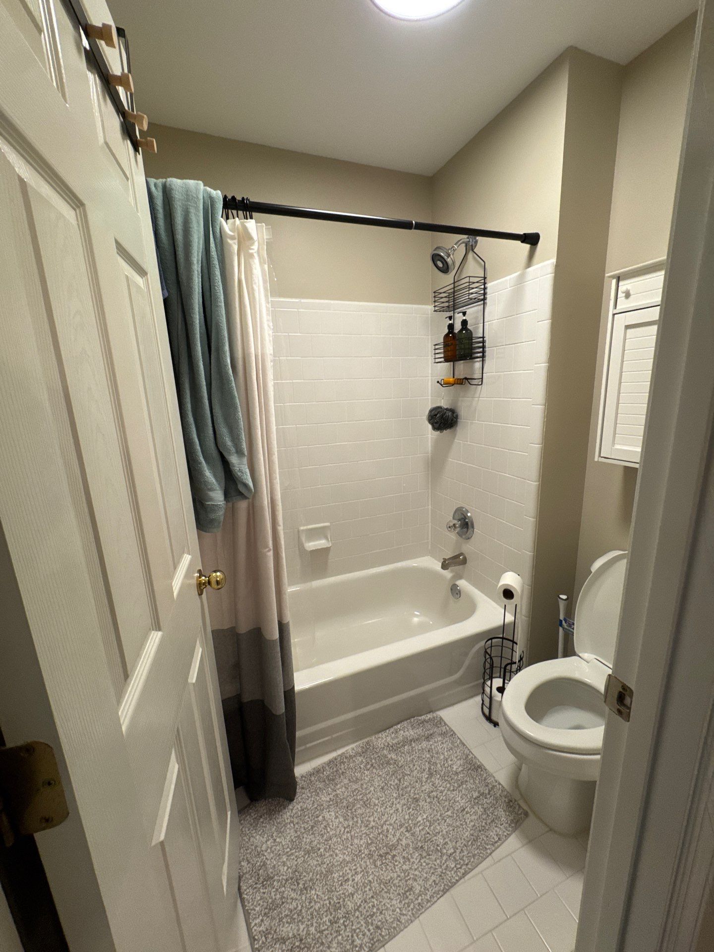 Jack and Jill bathroom renovation by Prudencio