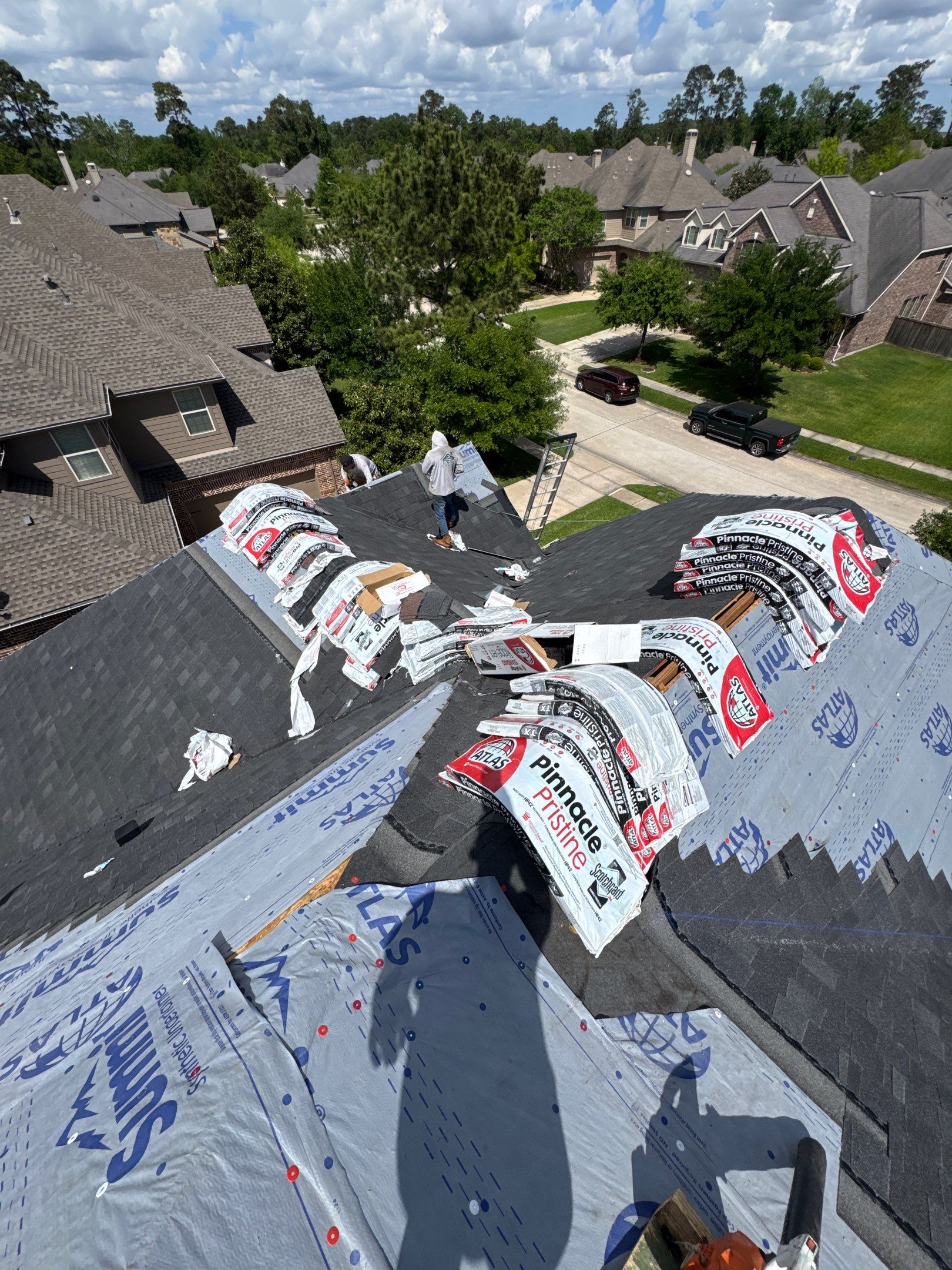 Atascocita Roof Installation using Atlas Pinnacle Pristine by Modern BYLT Roofing & Construction