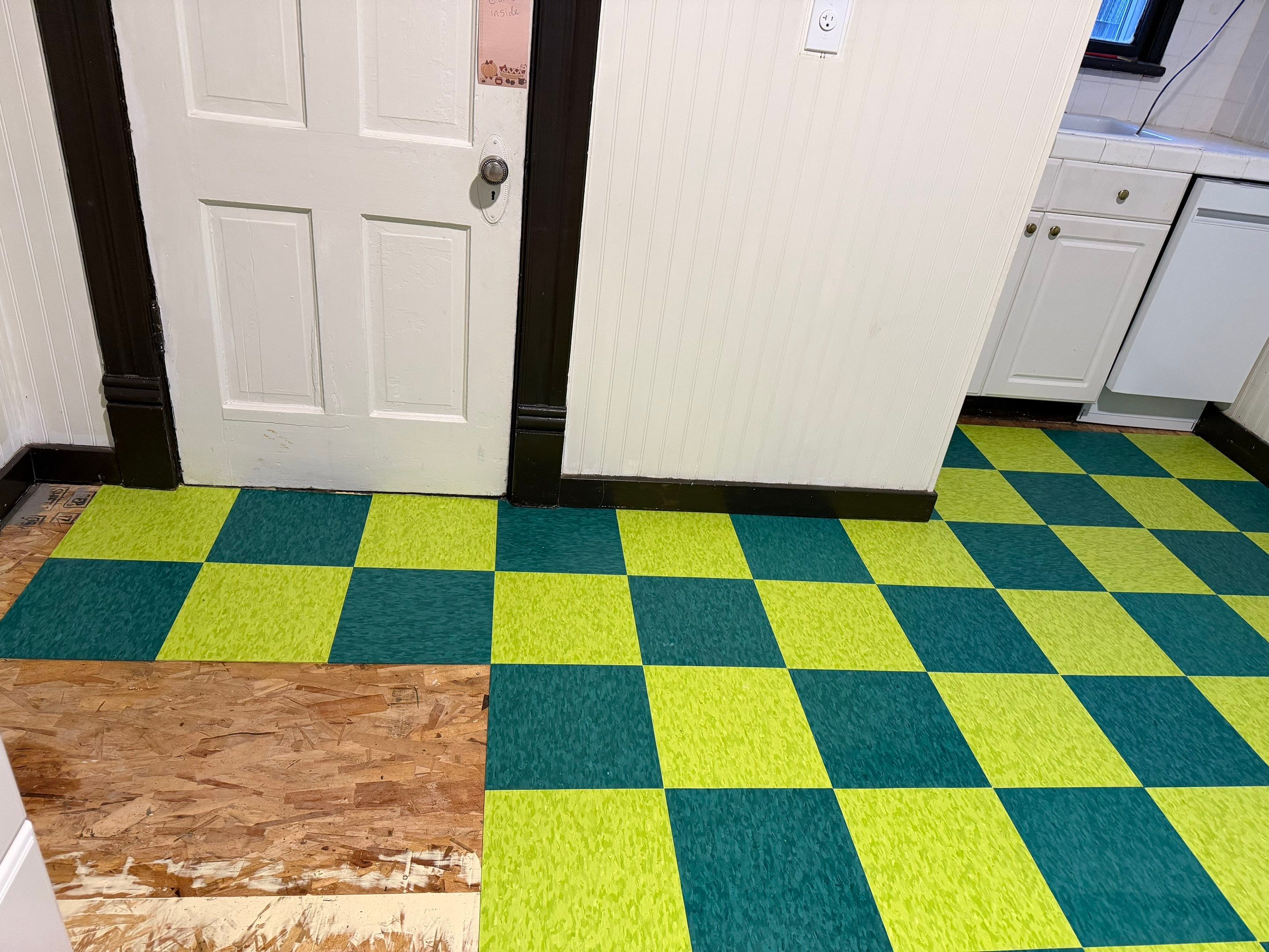 Vinyl Floor Tile by Handyman State LLC
