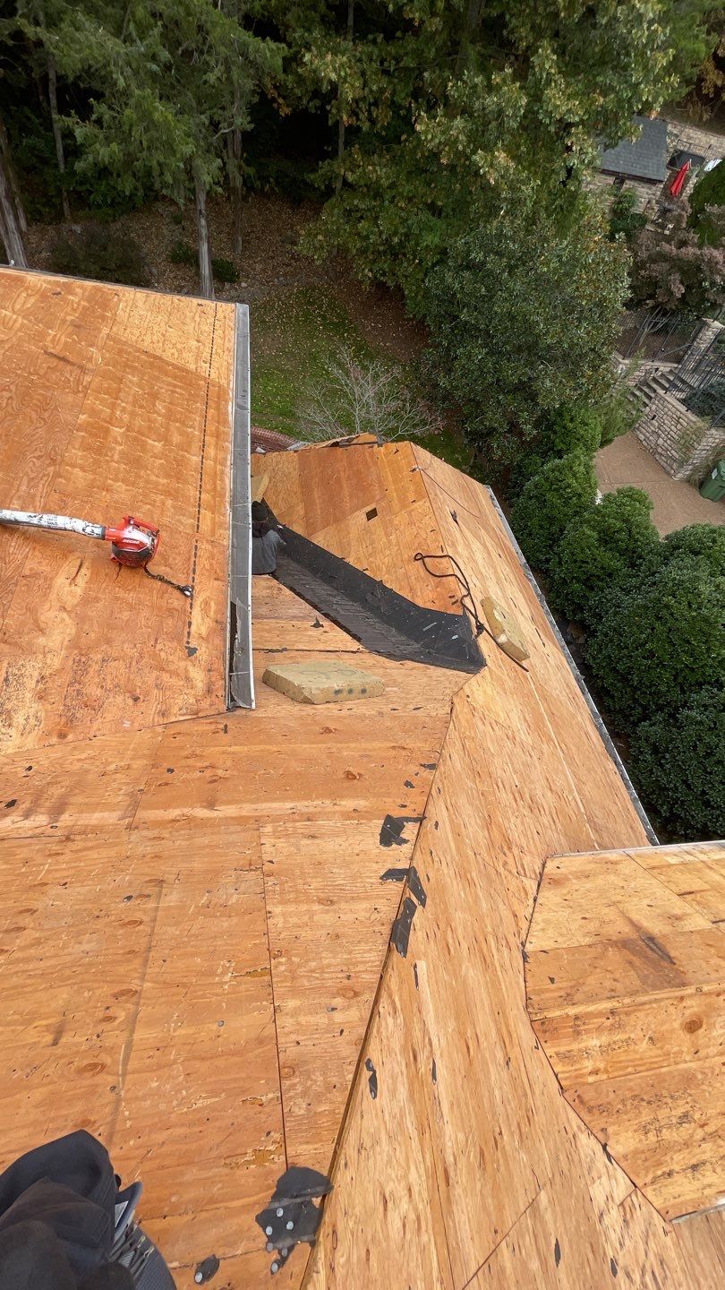 Residential Roofing Installation using Owens Corning Duration Shingles Roofing System by Undersun Roofing 