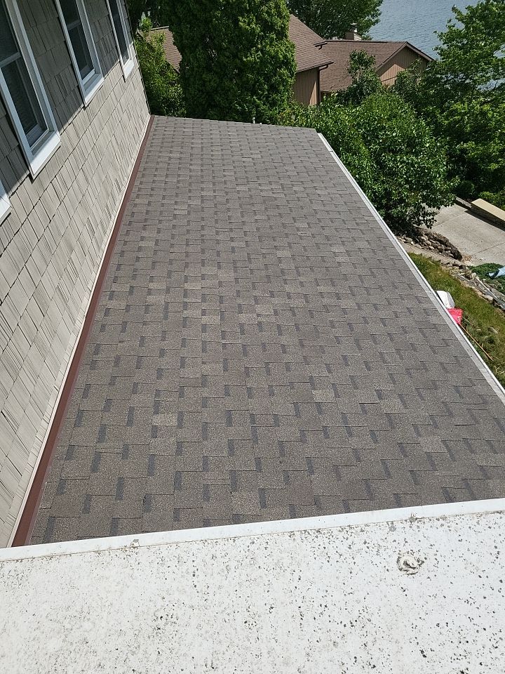 ATLAS PINNACLE HP W/SCOTCHGARD COLOR: WEATHERED WOOD by Eagle Eye Roofing