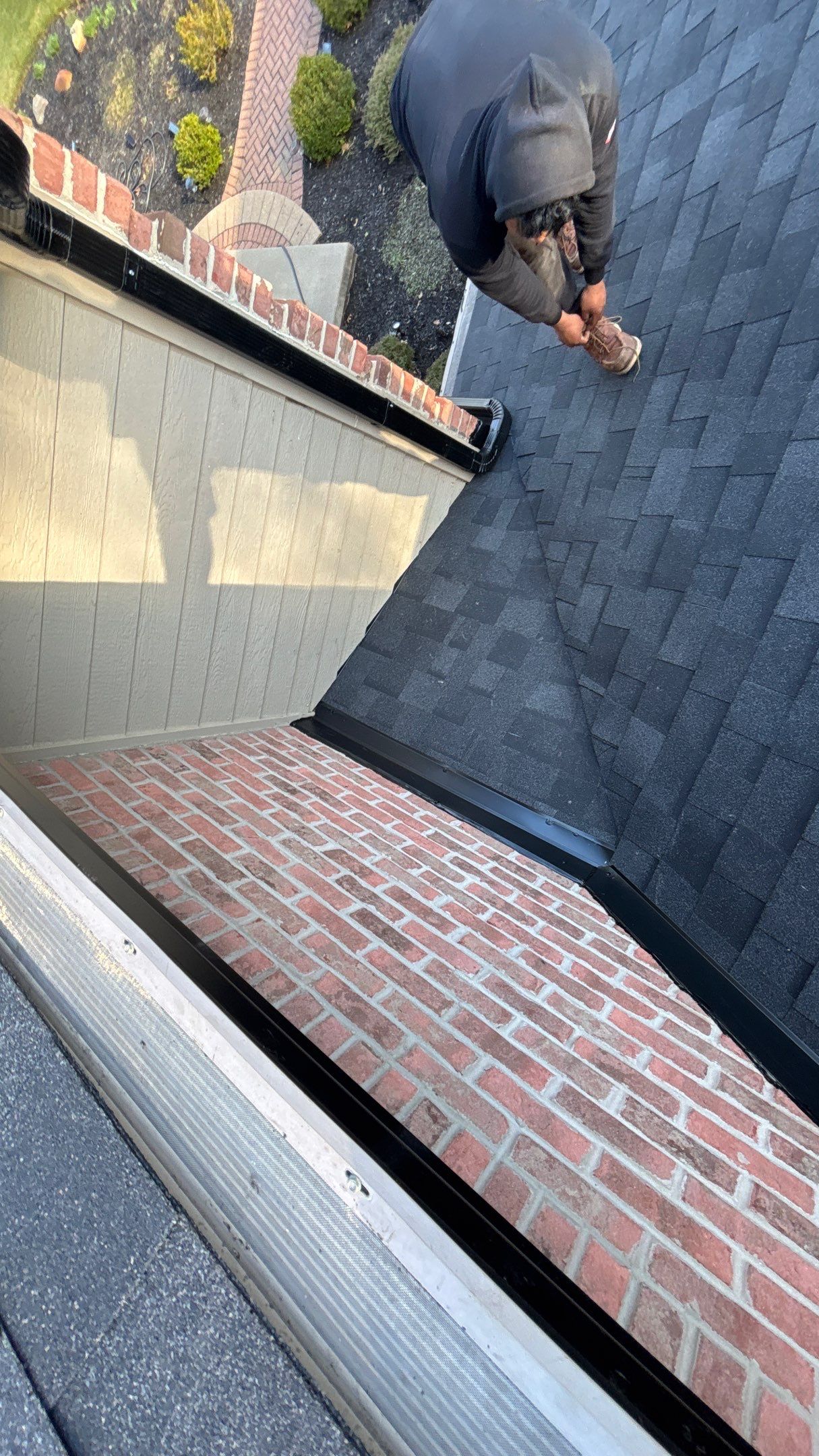 Roof Replacement using Owens Corning Onyx Black by 180 Contractors