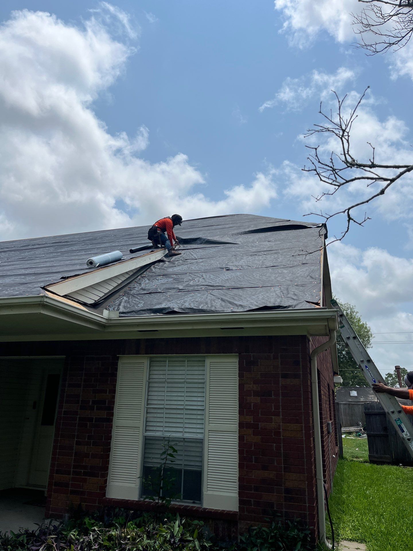 Residential Roofing Installation using Owen's Corning Duration (Lifetime) Shingles by Roof Repair Company