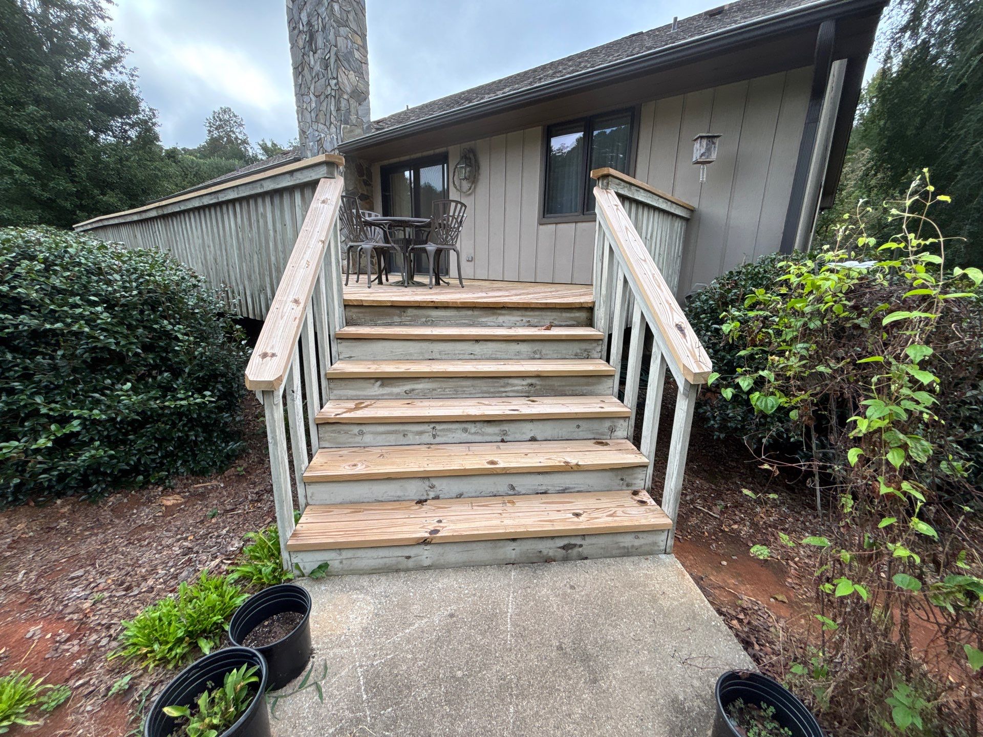 Wood Dock using Wood Stain by DuraSeal