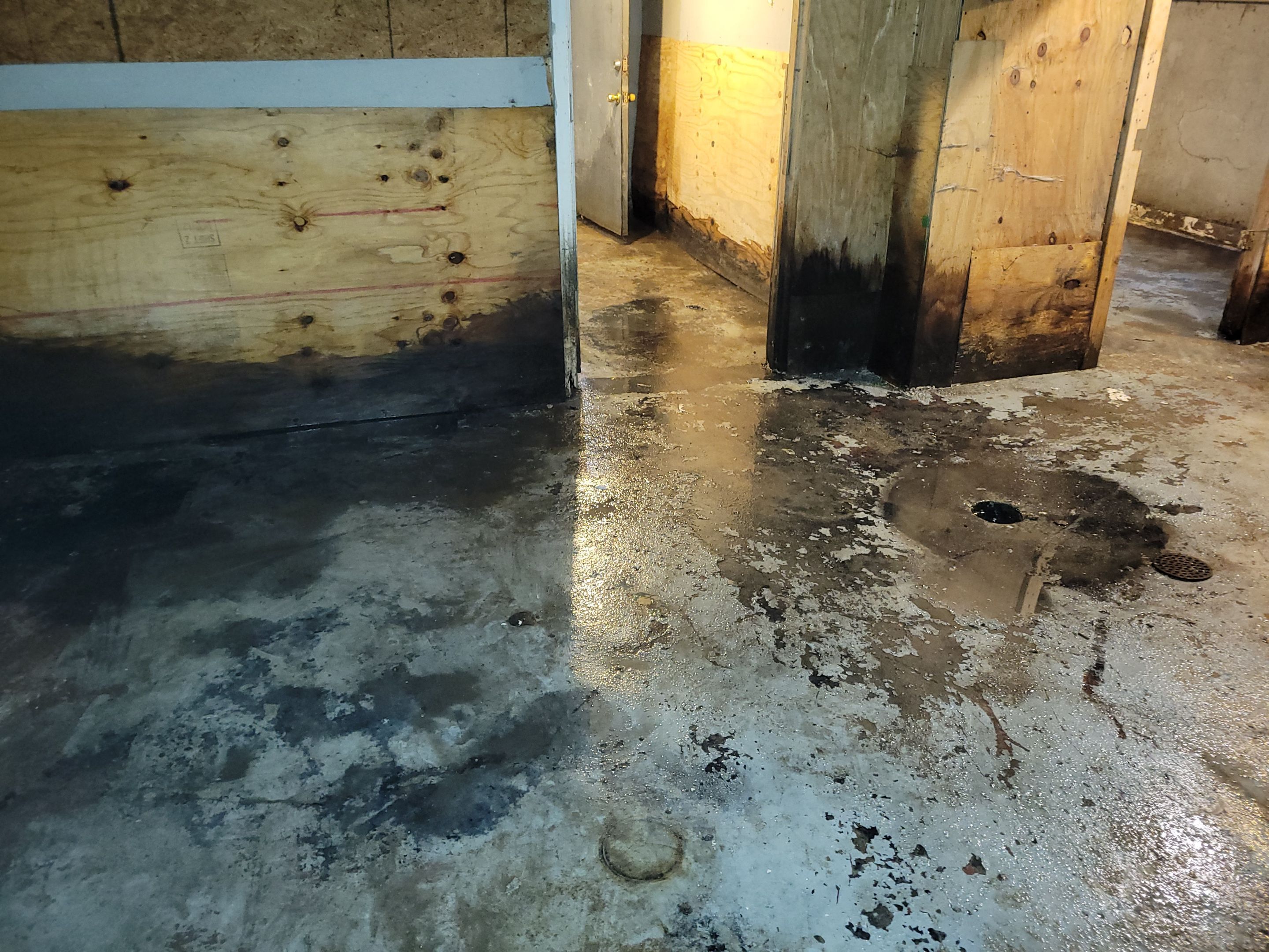 Overhead Sewage Pipe Burst by Chicagoland Water Medics