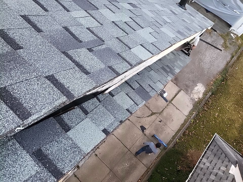 ATLAS PINNACLE PRISTINE COLOR: HEARTHSTONE DRIP EDGE: BLACK by Eagle Eye Roofing