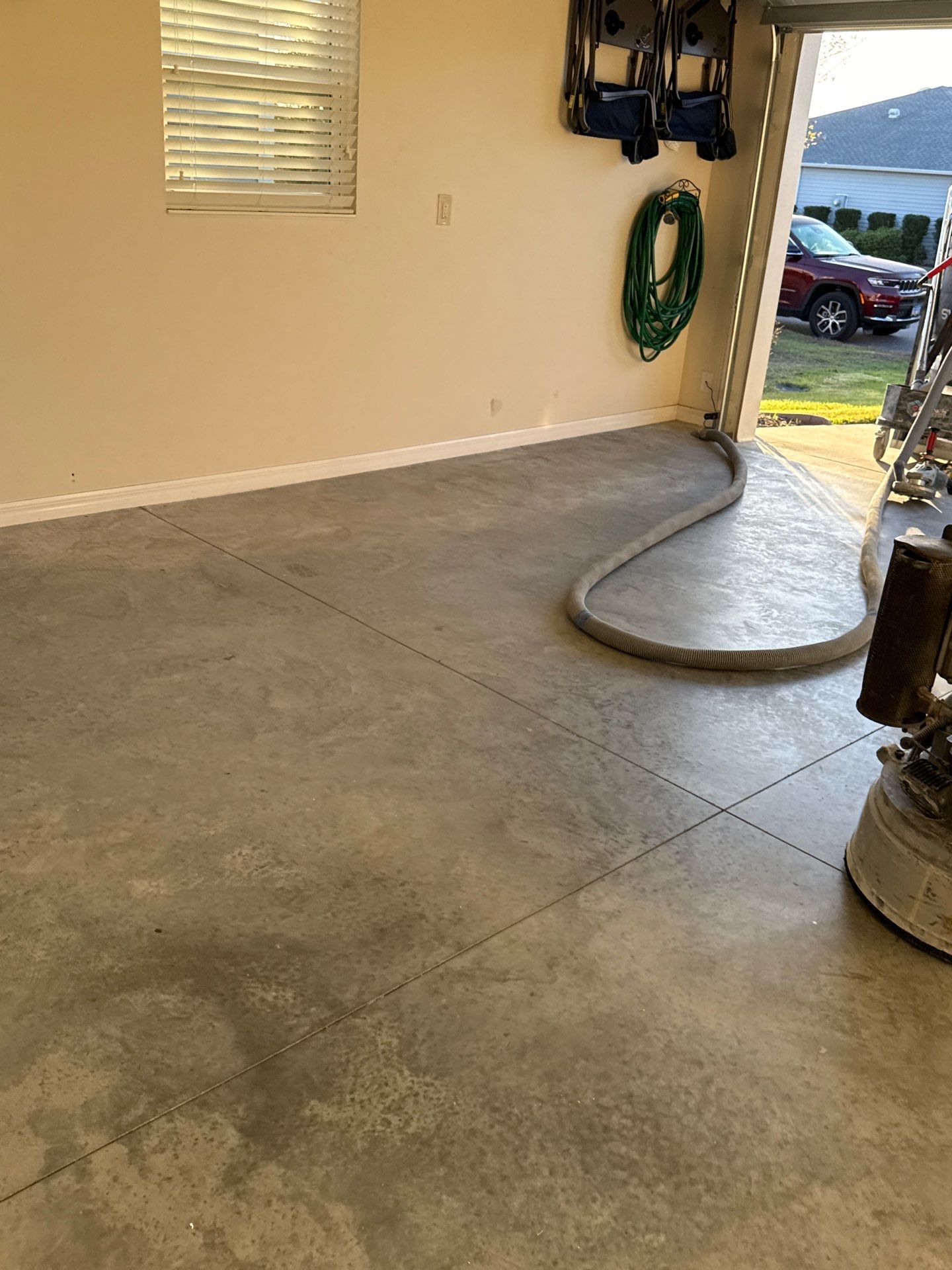 Garage Pebble Beach by Innovative Concrete Coatings 