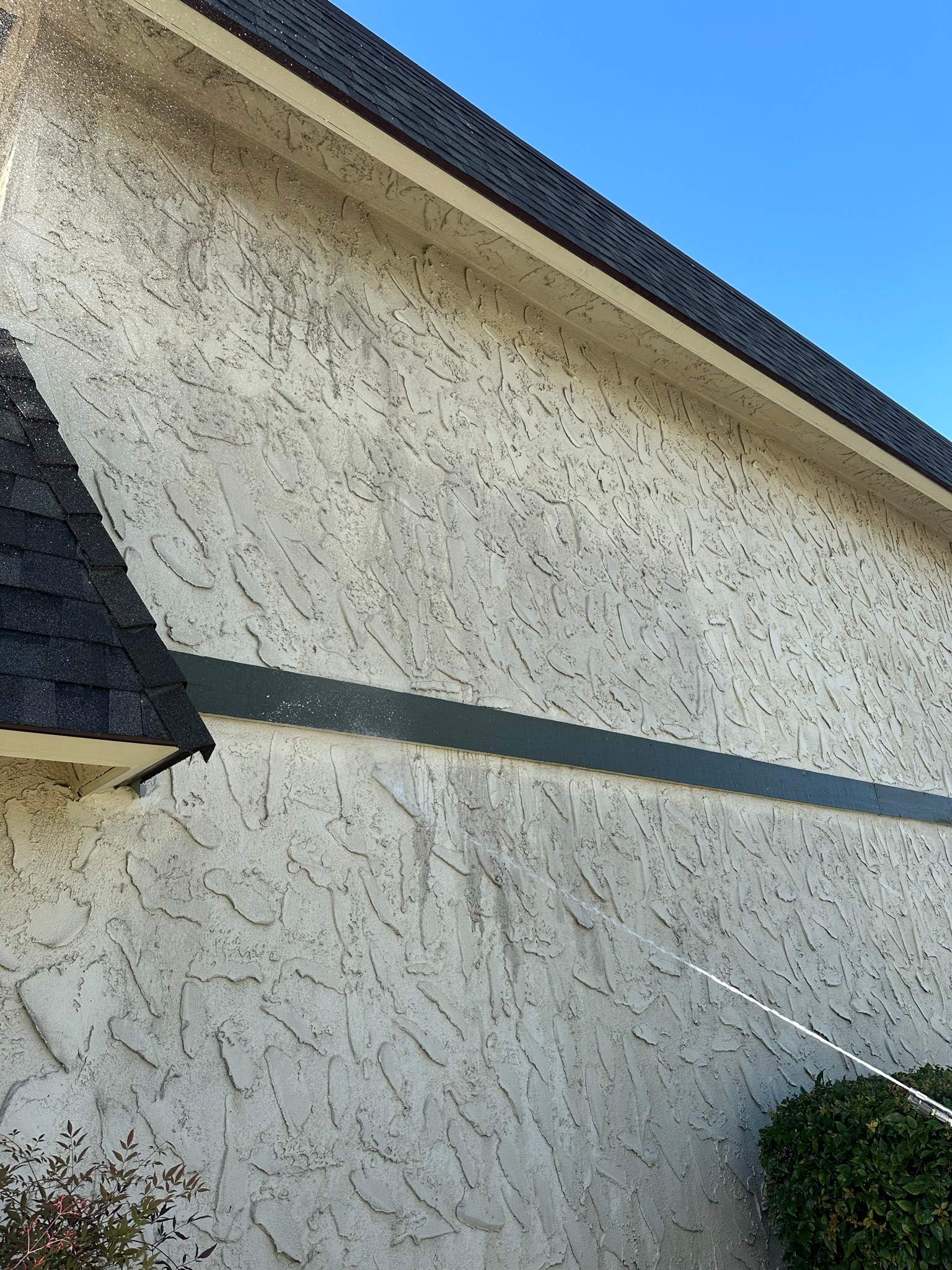 Orange County House Washing at HOA by Property Cleaning Experts