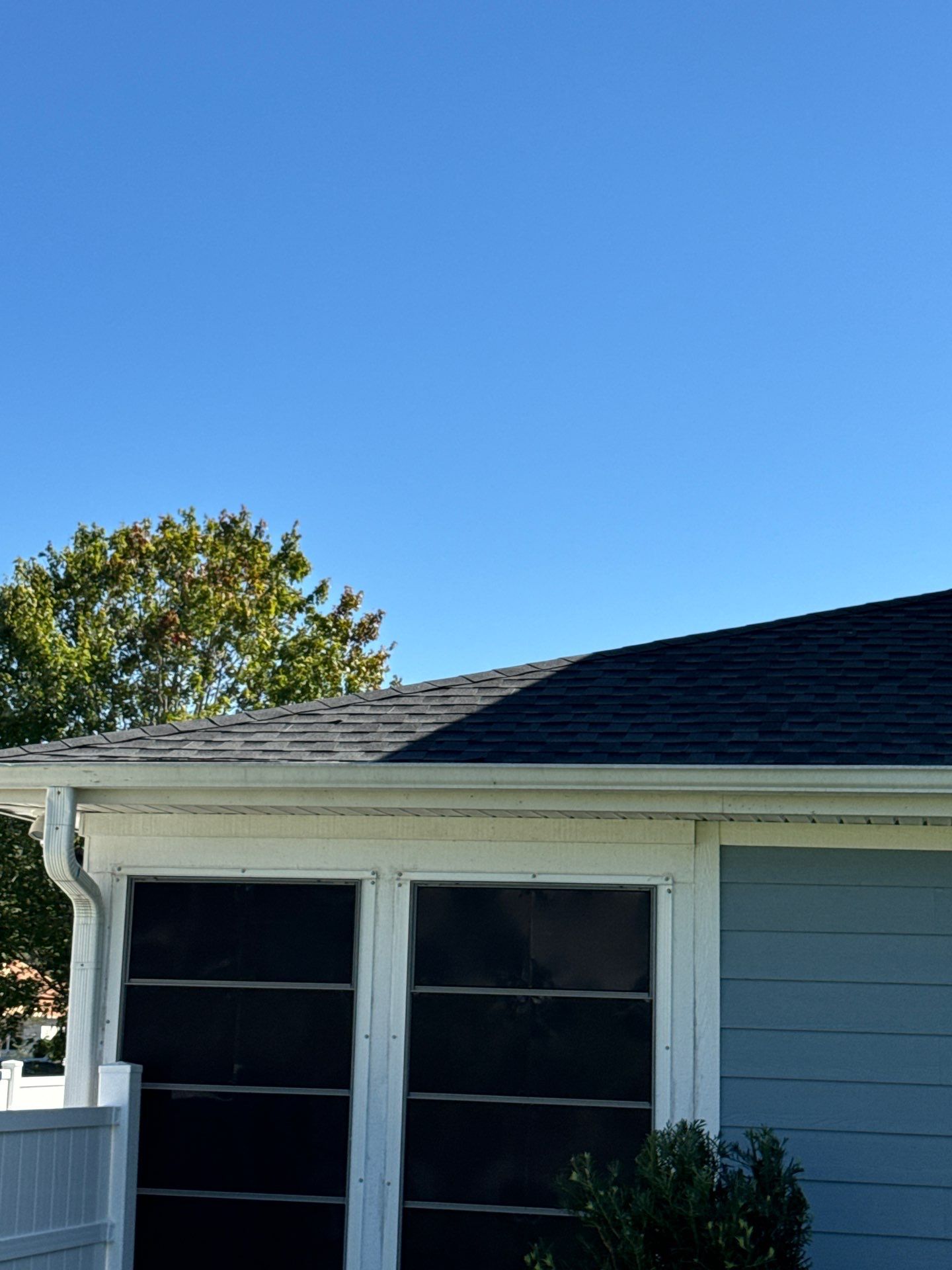 GAF HDZ - Charcoal by Linta Roofing