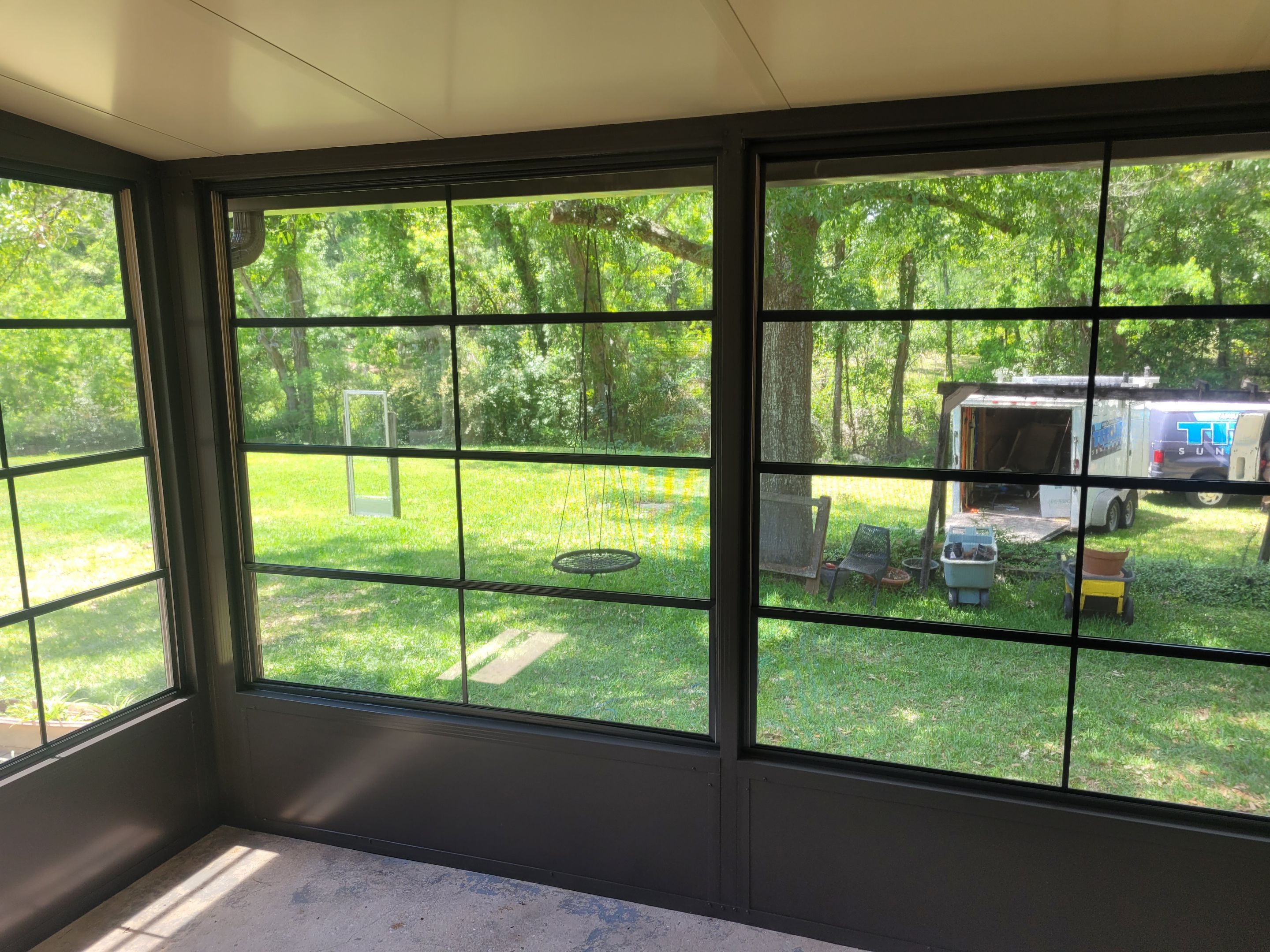 Pensacola Screen Room Using Colorbeam by Titan Sunrooms