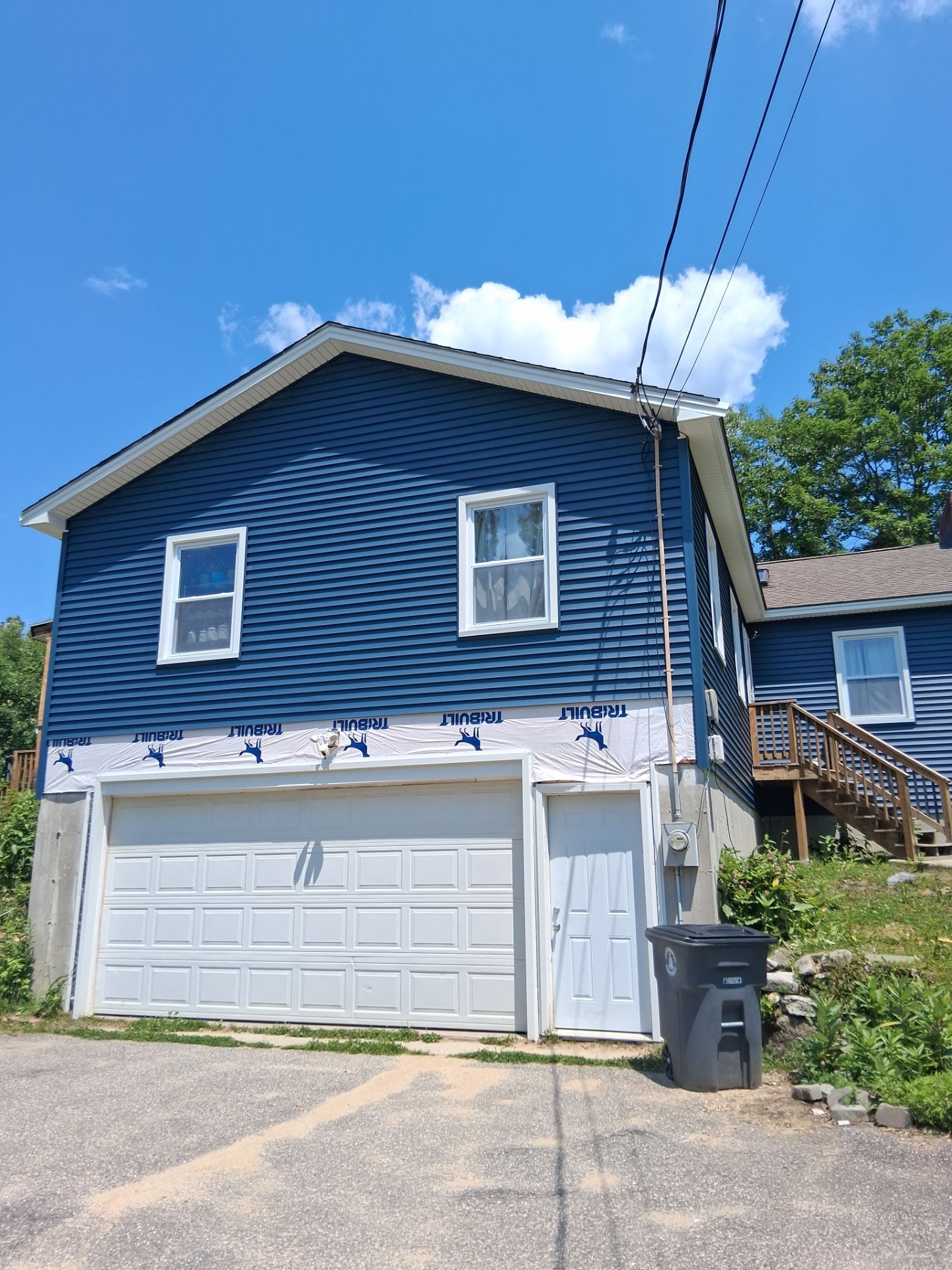 Barnstead, NH – Premium Vinyl Siding Transformation by Tall pine roofing