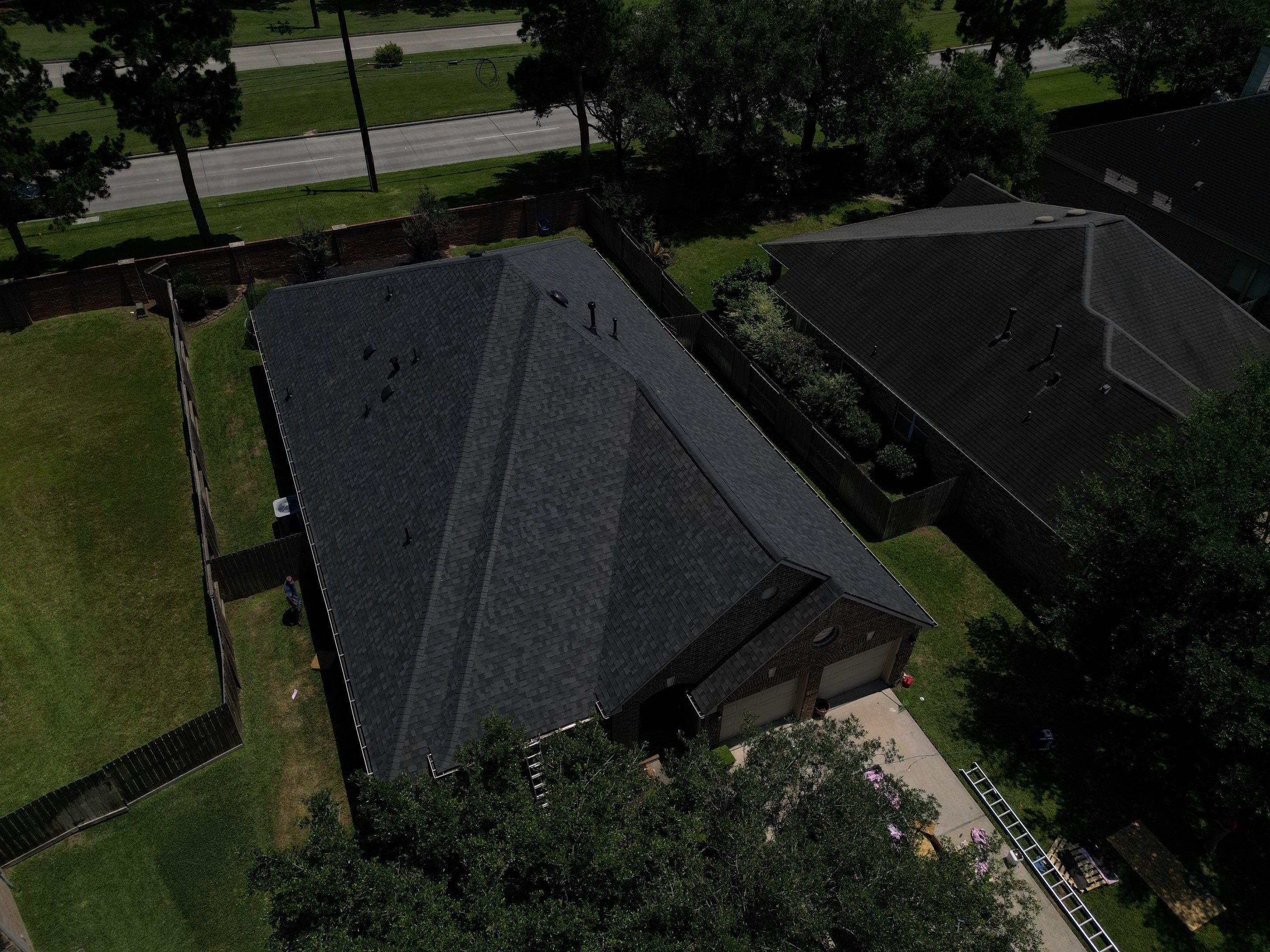 OC Duration Onyx Black by HHH Roofing & Construction