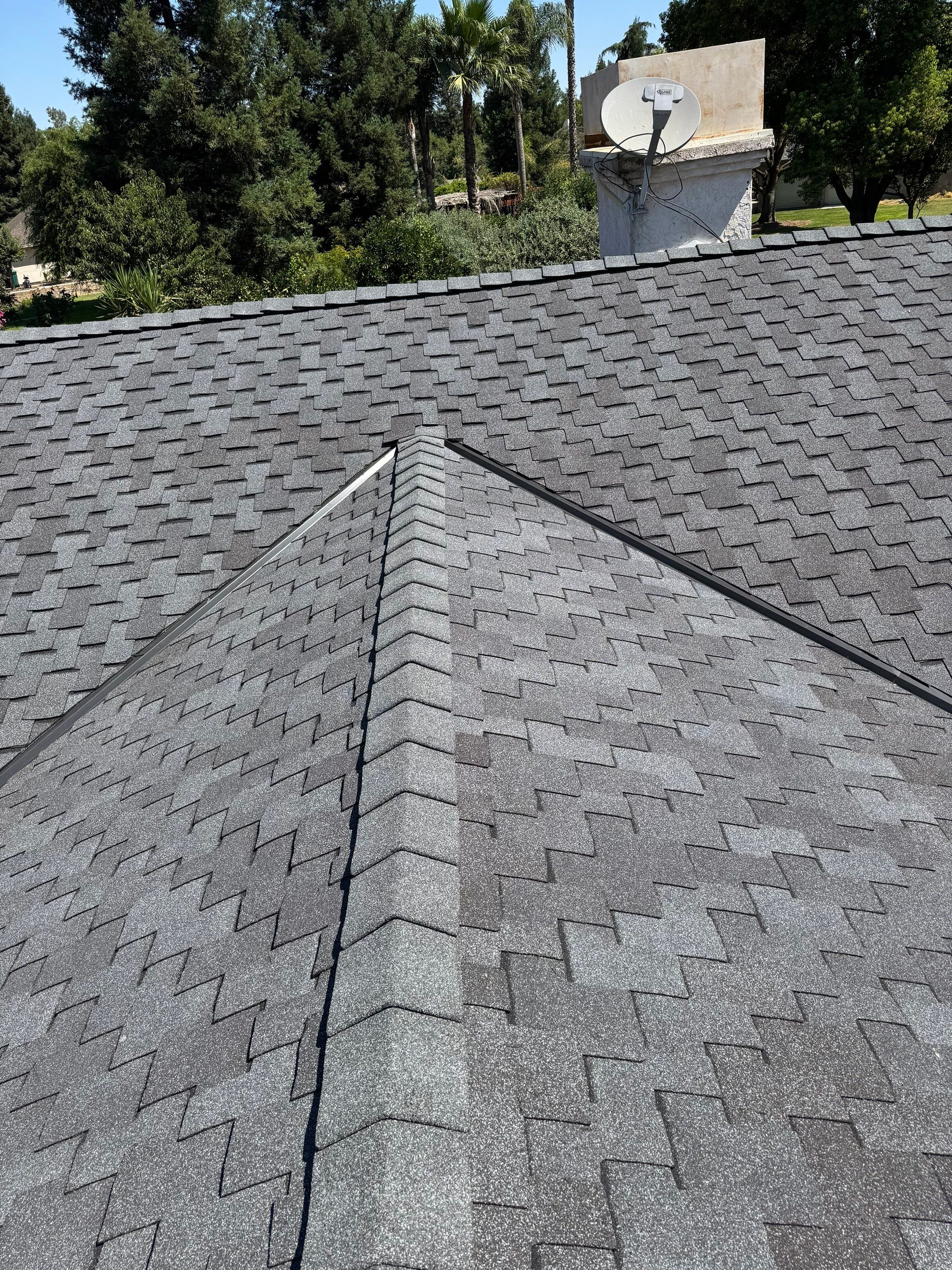 Presidential shingle roof by Straight Edge Roofing Inc