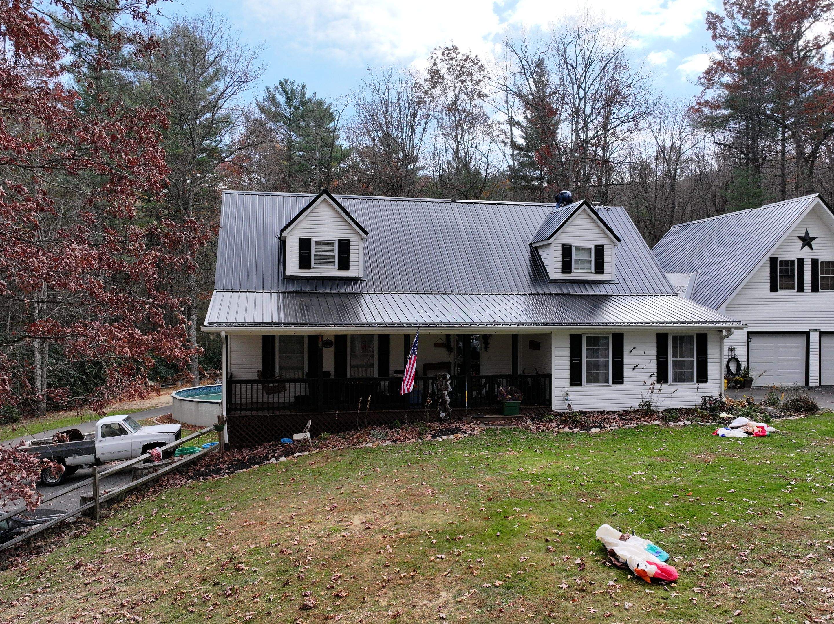 Crosswhite Residence by Omnia Roofing