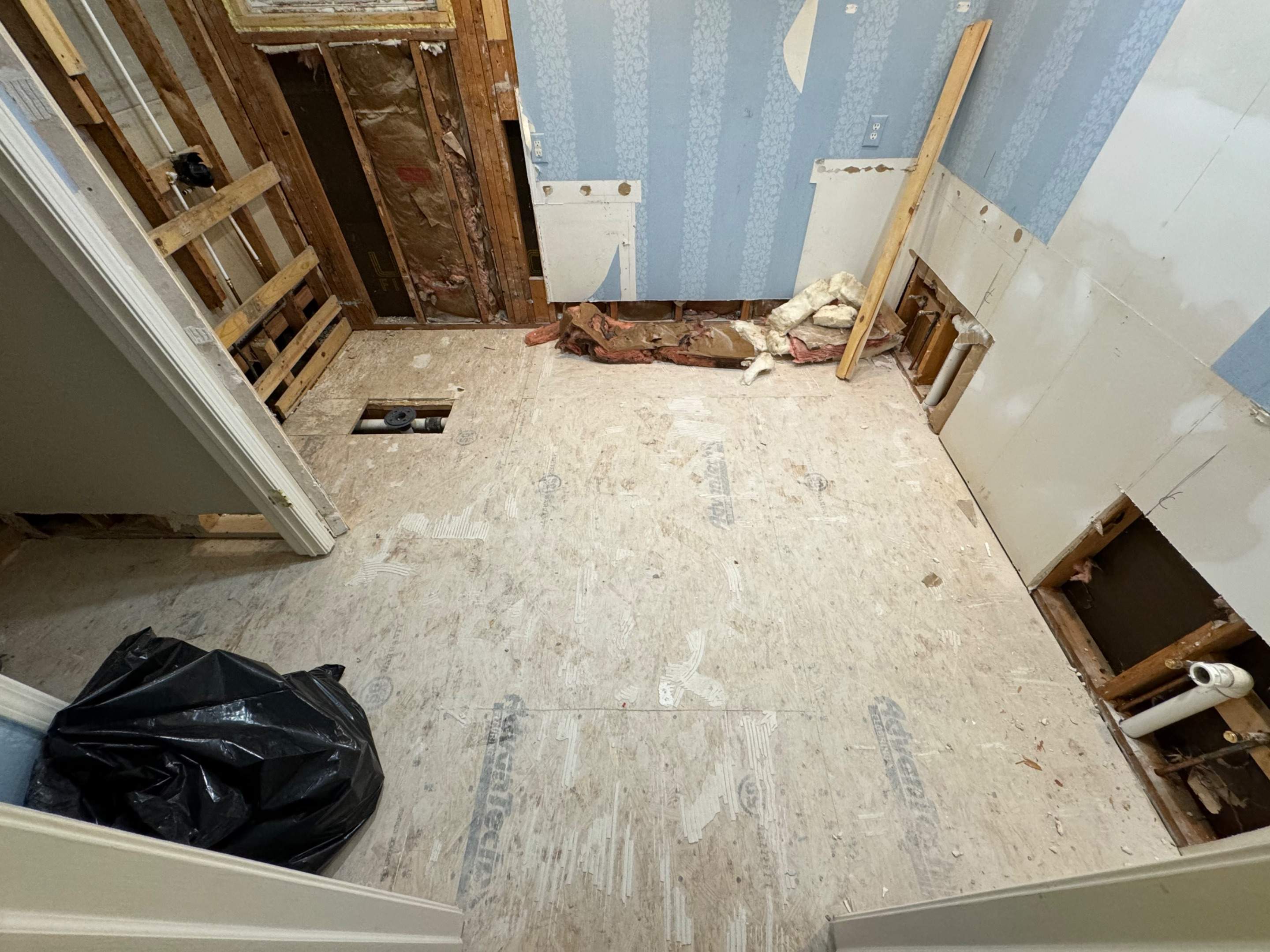 Master bathroom renovation by Prudencio