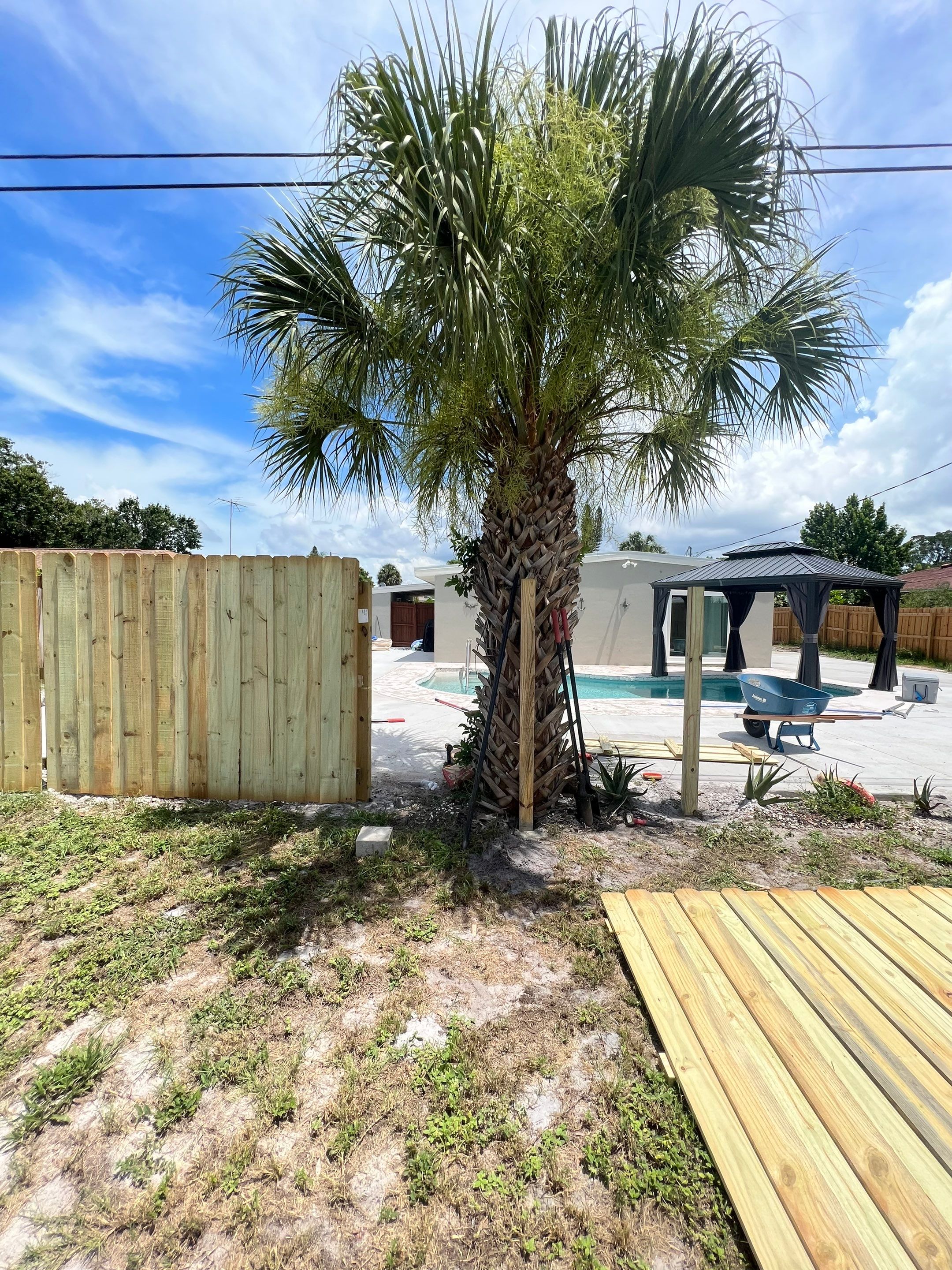 Bradenton, FL Wood Fence Installation using Board on Board Wood Fence by Asap fence and gates, LLC